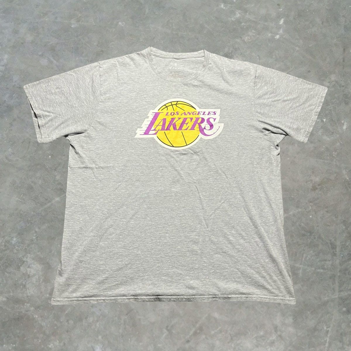 NBA Fanatics Los Angeles Lakers Graphic T Shirt Size US XL / EU 56 / 4 - 2 Thumbnail