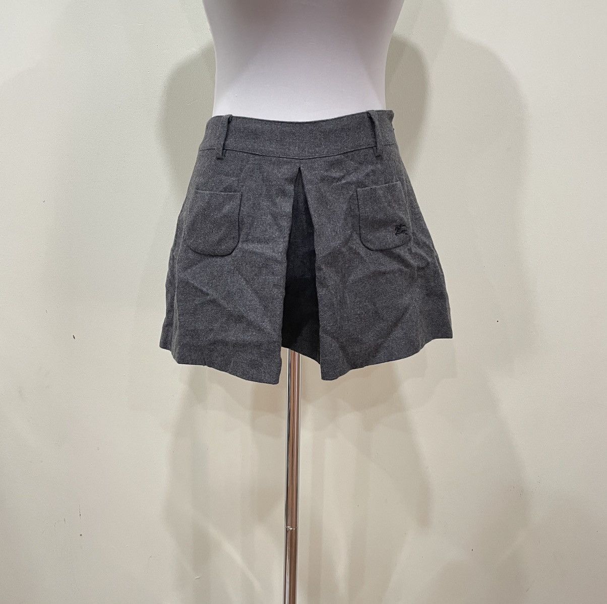 Burberry × Designer × Vintage Burberry Short Size 28" / US 6 / IT 42 - 6 Thumbnail