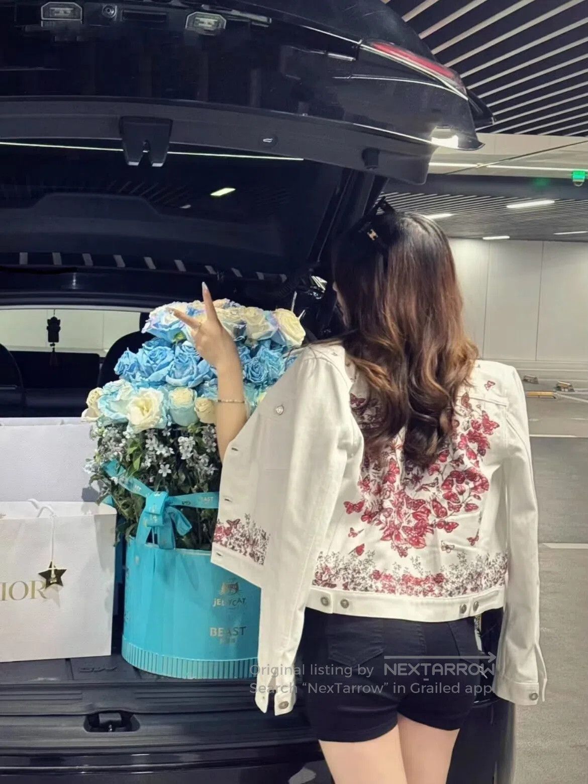 Dior Dior White back with floral embroidery; denim jacket| Size S / US 4 / IT 40 - 1 Thumbnail