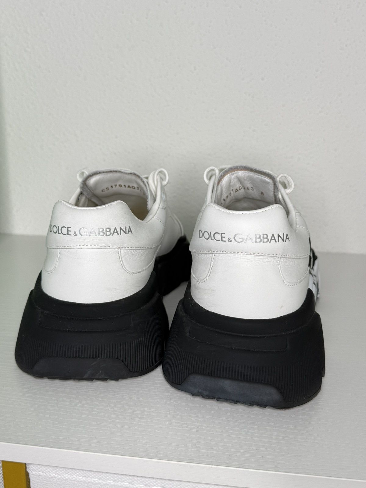 Dolce & Gabbana Dolce & Gabbana Sneakers Mismatched Size Pair Size US 9 / EU 42 - 3 Thumbnail