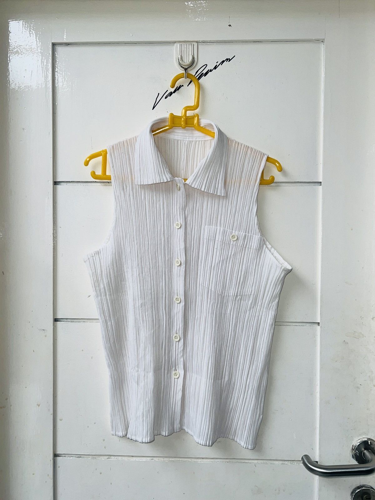 Pleats Please Issey Miyake ISSEY MIYAKE PLEATS PLEASE White Shirt Size US S / EU 44-46 / 1 - 6 Thumbnail