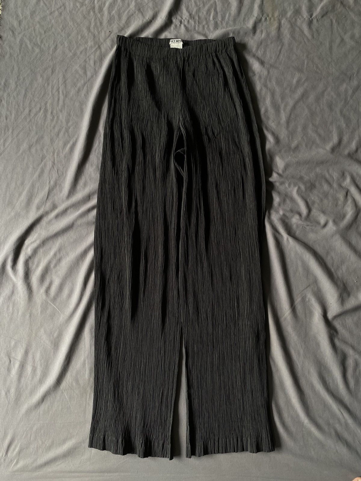 Issey Miyake × Japanese Brand Issey Miyake Pleats Pants Size 26" / US 2 / IT 38 - 1 Thumbnail