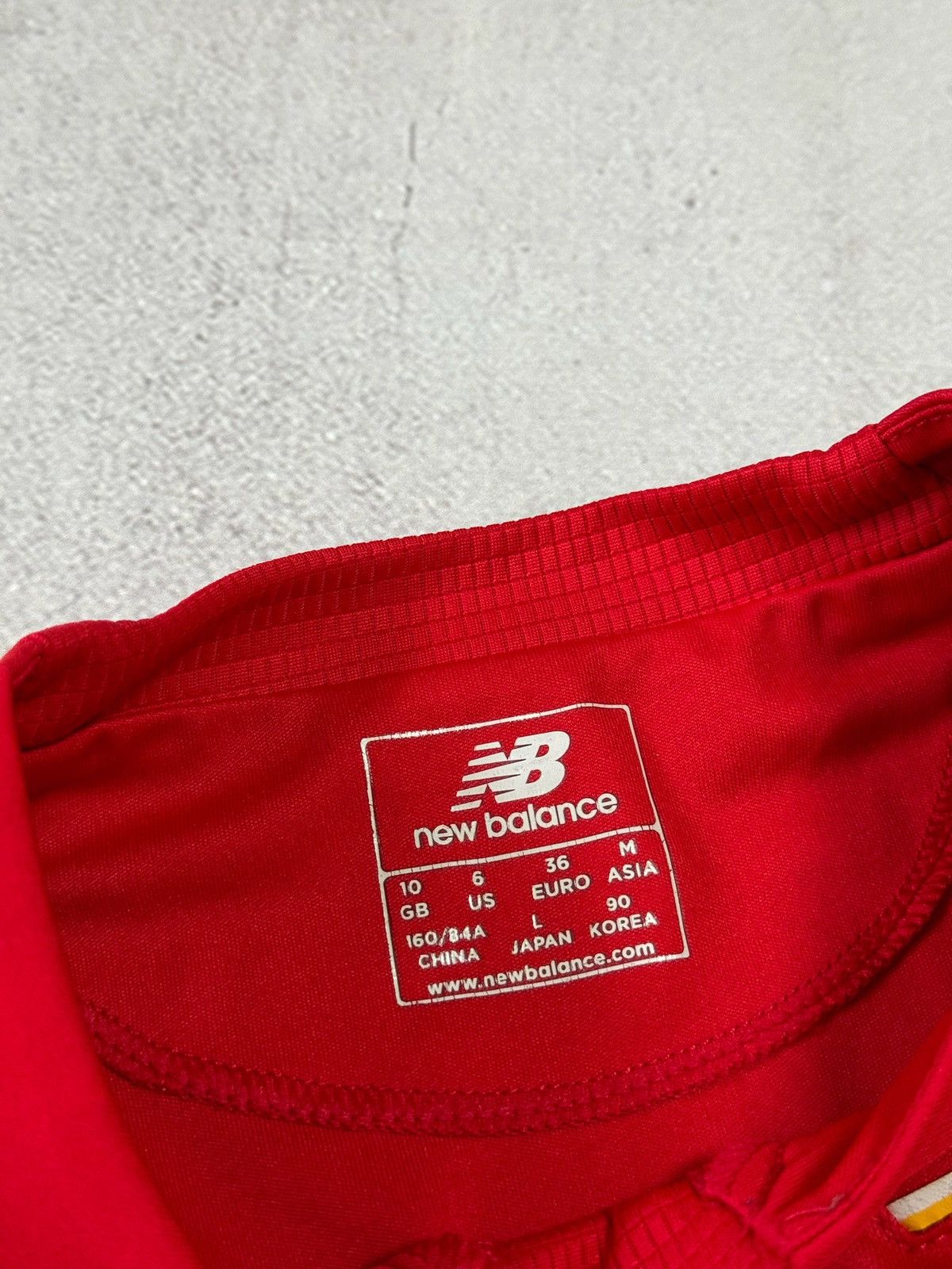 New Balance New Balance Liverpool Jersey Football Shirt 2015/2016 Womens Size US M / EU 48-50 / 2 - 9 Thumbnail