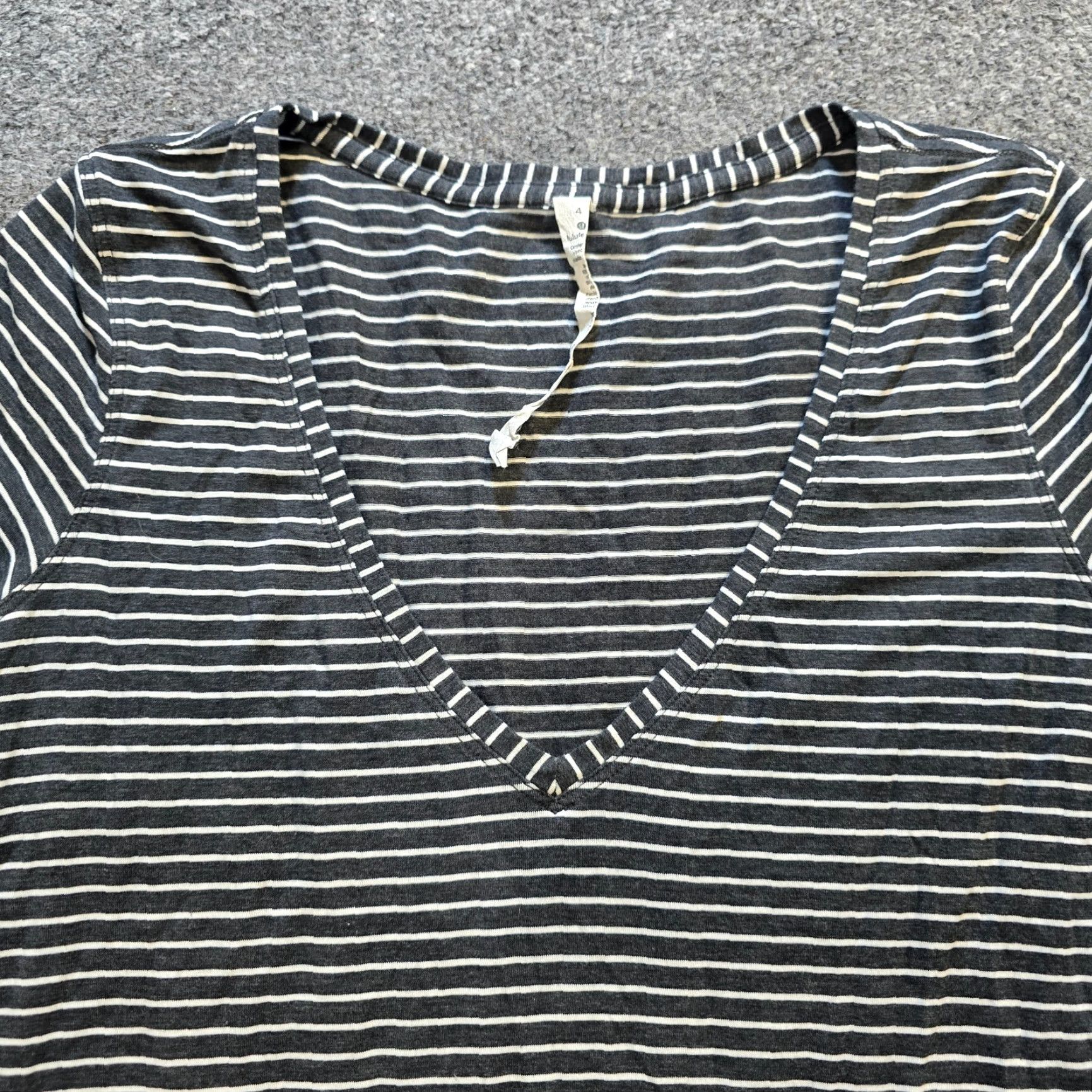 Lululemon Lululemon T-Shirt Womens Size 4 Black White Striped Love Tee Short Sleeve V-Neck Capsule Features Breathable Lightweight Stretch Regular Size S / US 4 / IT 40 - 2 Thumbnail