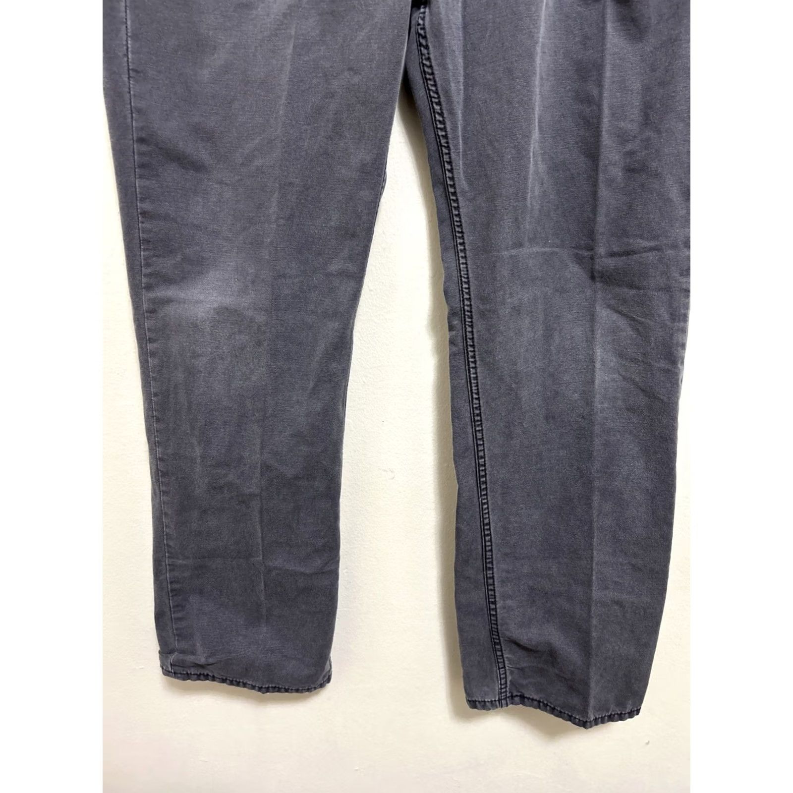 Levi's Levi's Jeans 514 Mens 36x32 Gray Denim 5-Pocket Straight Fit Regular Waist Inseam 32 Theme Outdoor Vintage No Black Label? Size US 36 / EU 52 - 3 Thumbnail