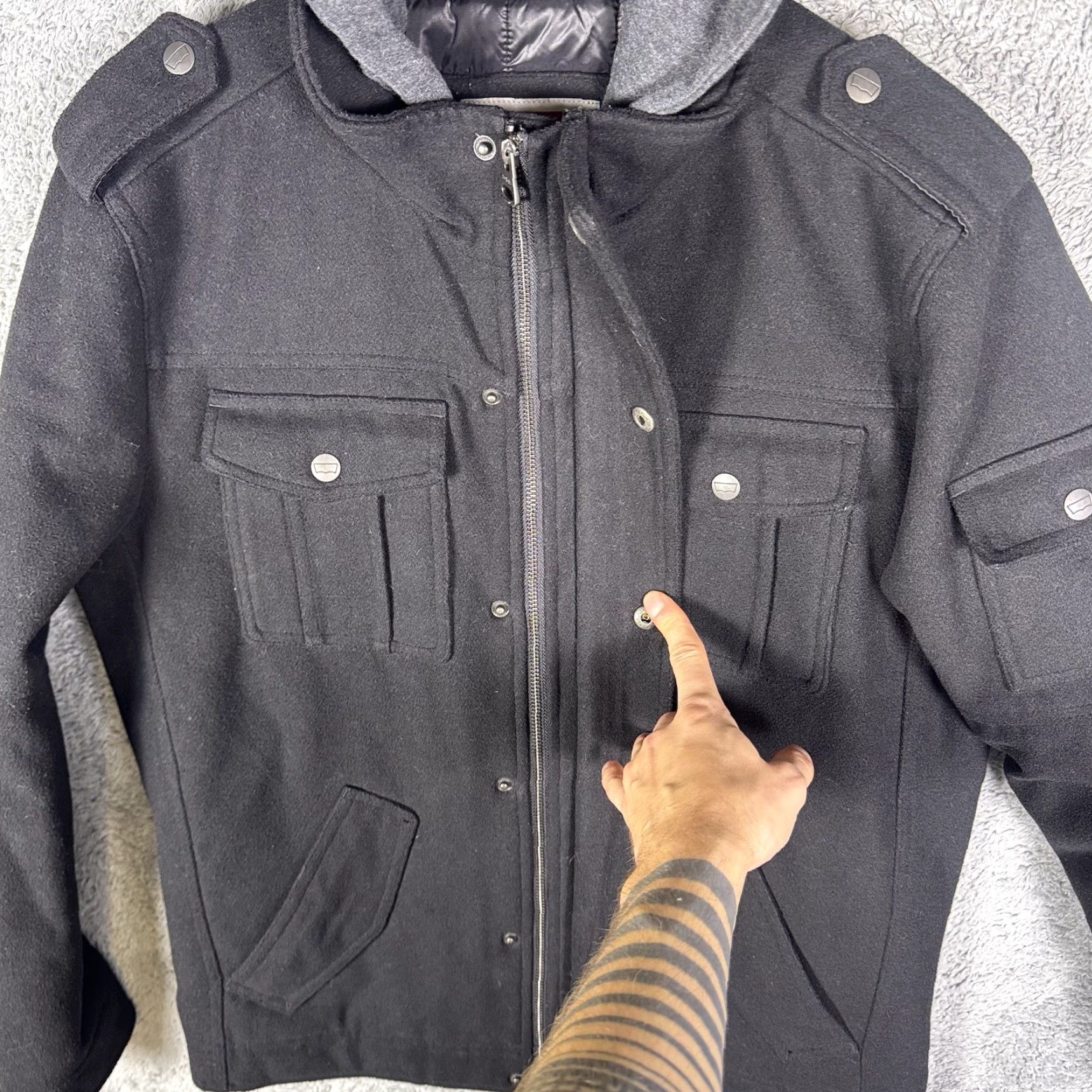 Levi's Levi’s Jacket Men’s S Military Trucker Quilted Wool Blend Pea Coat Full Zip Black Wool Blend Solid City Classic Outdoor Fall Winter 90s Mens Size US S / EU 44-46 / 1 - 7 Thumbnail