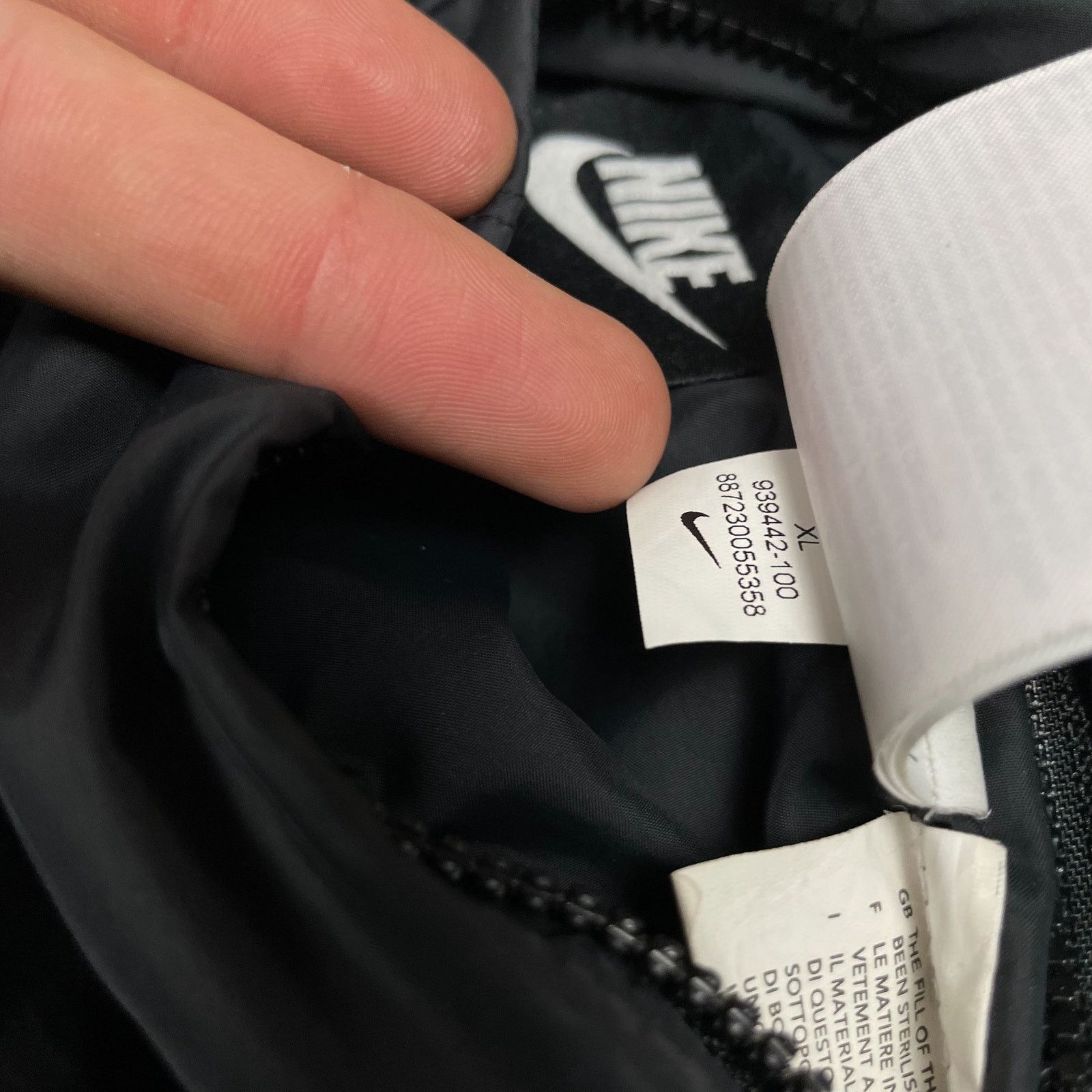 Nike Nike Women Black/White Full Zip Reversible Down Fill Vest XL Size XL / US 12-14 / IT 48-50 - 9 Thumbnail