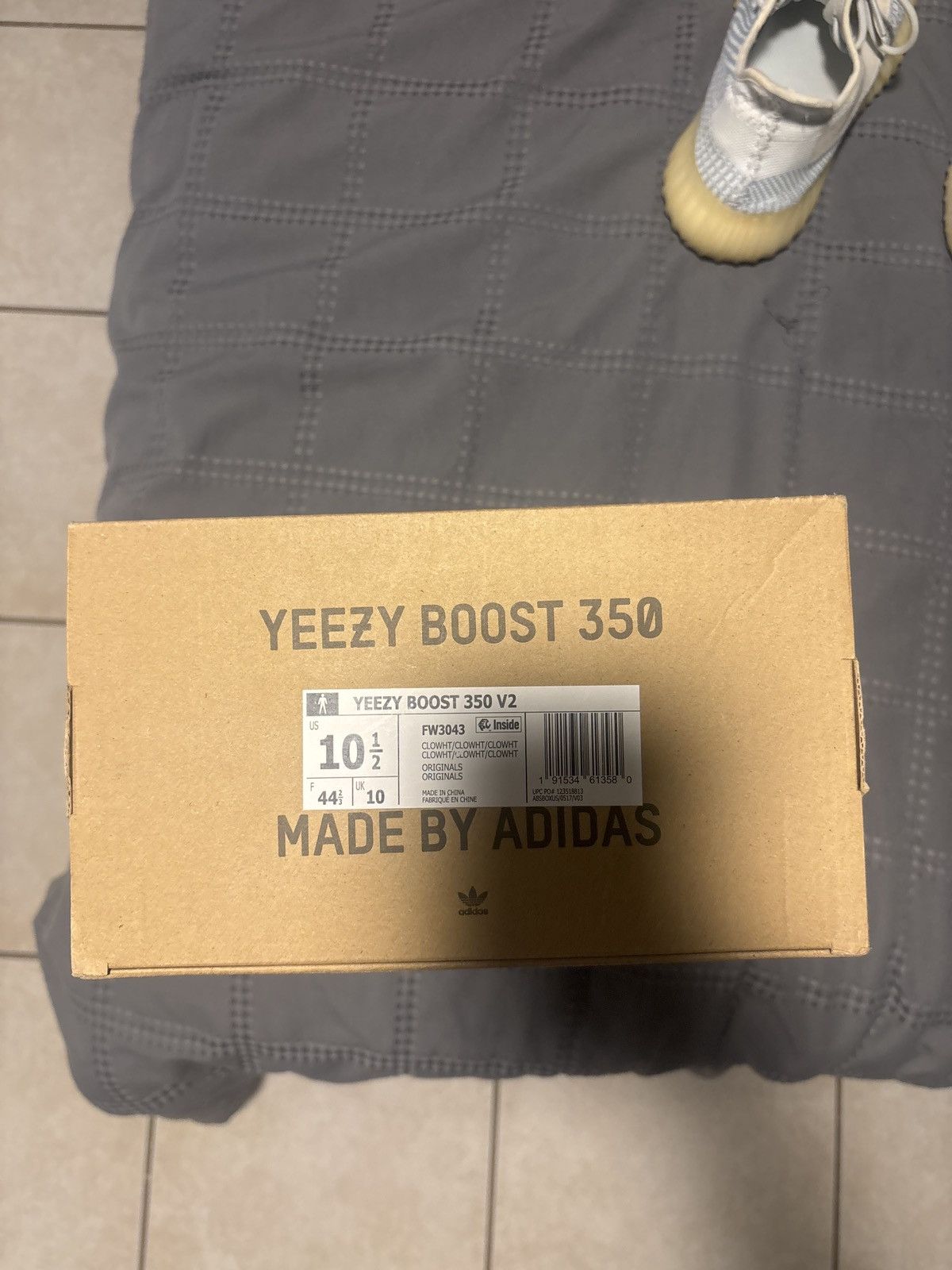Yeezy yeezy 350 Cloud White Size US 10.5 / EU 43-44 - 7 Thumbnail