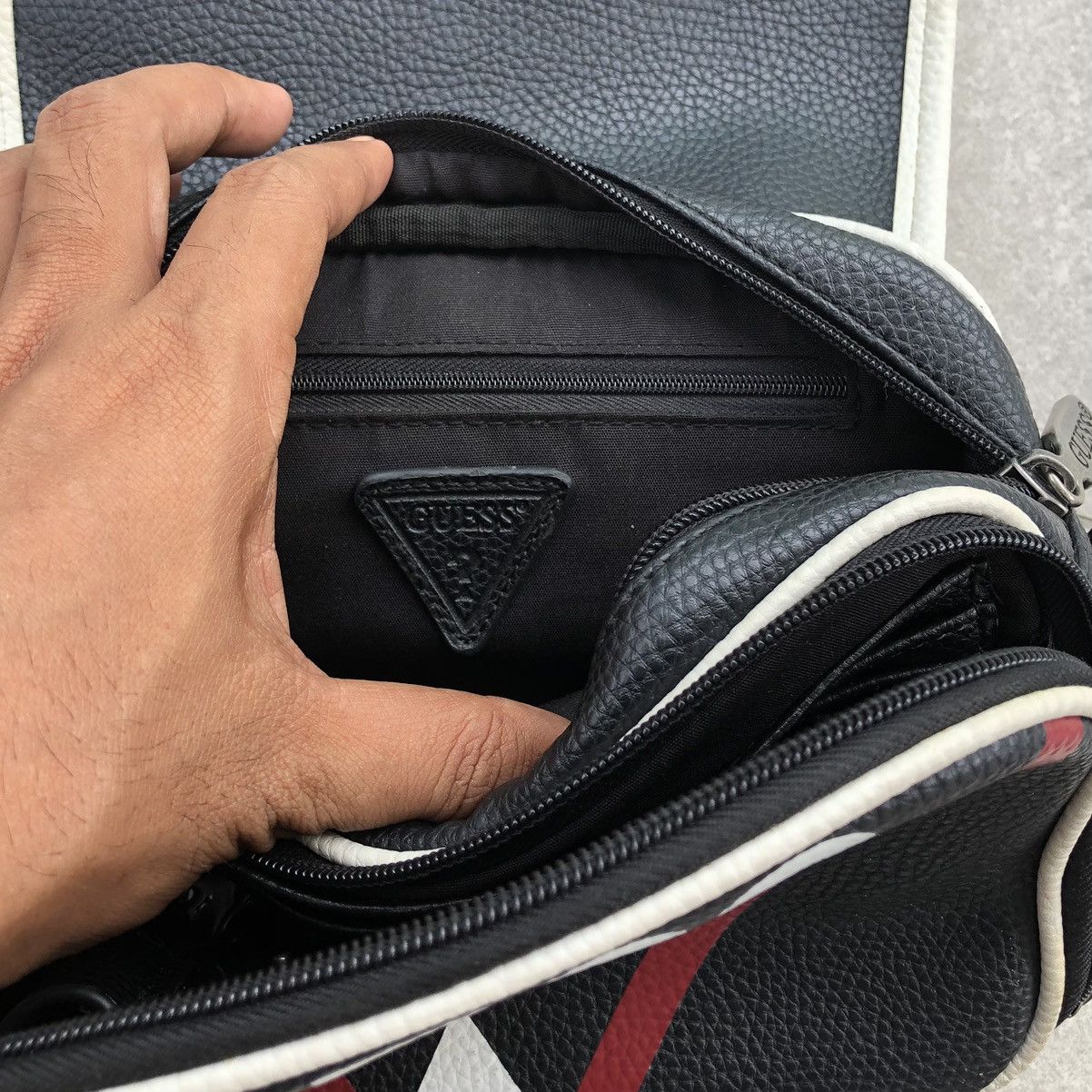 Guess SS19 GUESS Big LOGO embossed Leather Shoulder Bag Size ONE SIZE - 15 Thumbnail