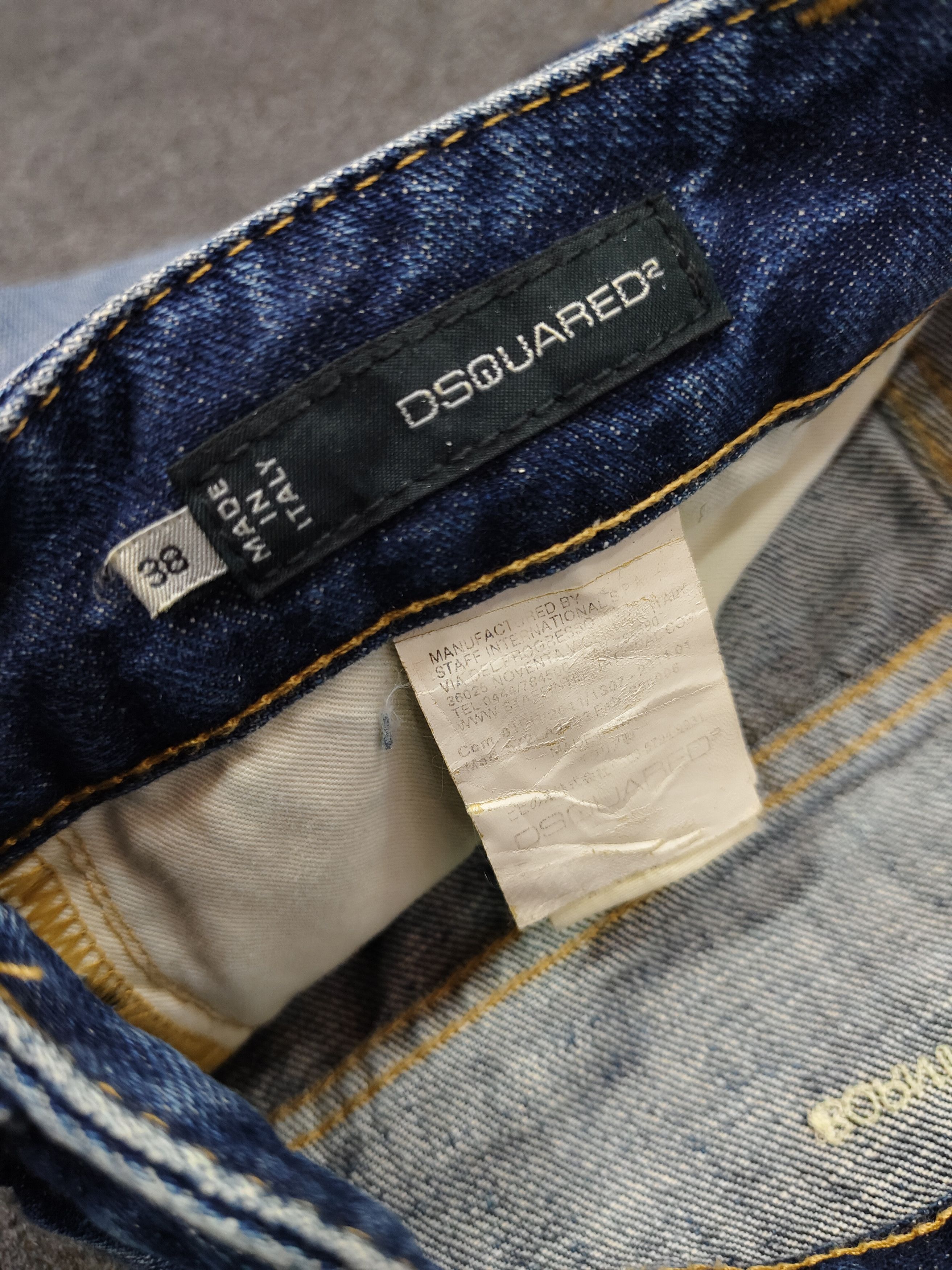Dsquared2 🇨🇦 Dsquared2 Leather Pacth Font Distressed Cropped Jeans Size 30" / US 8 / IT 44 - 7 Thumbnail