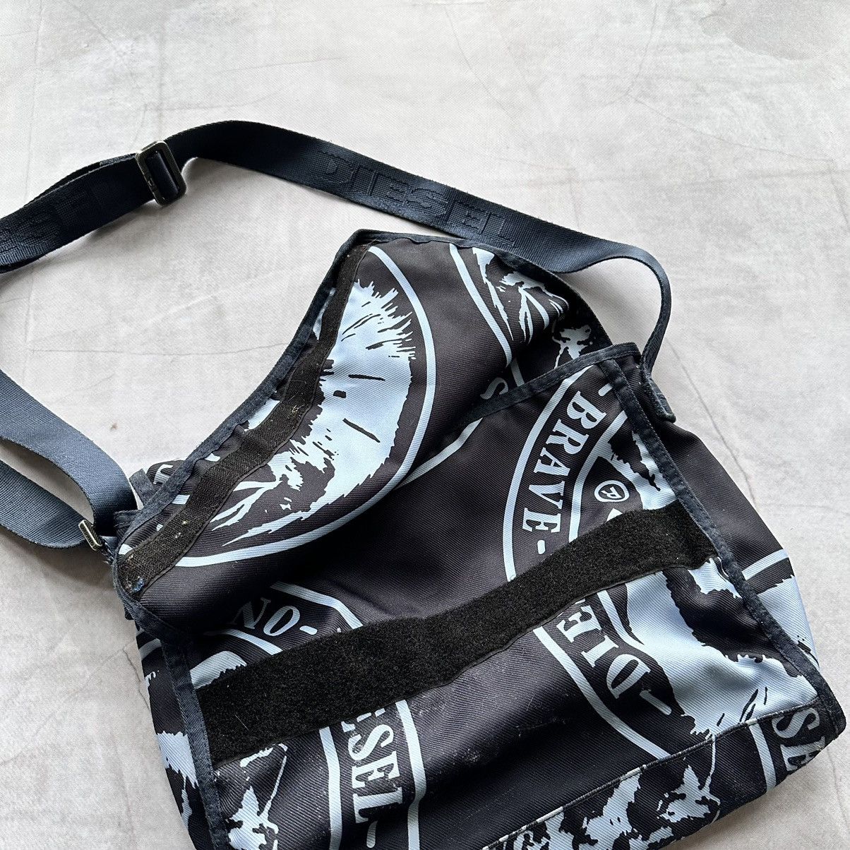 Diesel RARE Vintage Diesel Crossbody Shoulder Bag Y2K Size ONE SIZE - 9 Thumbnail