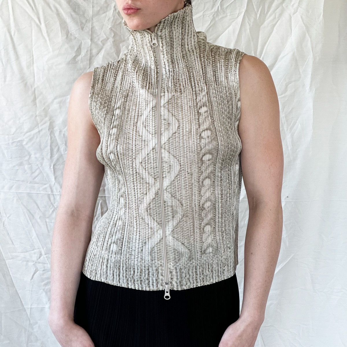 Issey Miyake × Pleats Please Issey Miyake Pleats Please FW 2010 Trompe-Loeil Cable Knit Tank Size M / US 6-8 / IT 42-44 - 5 Thumbnail