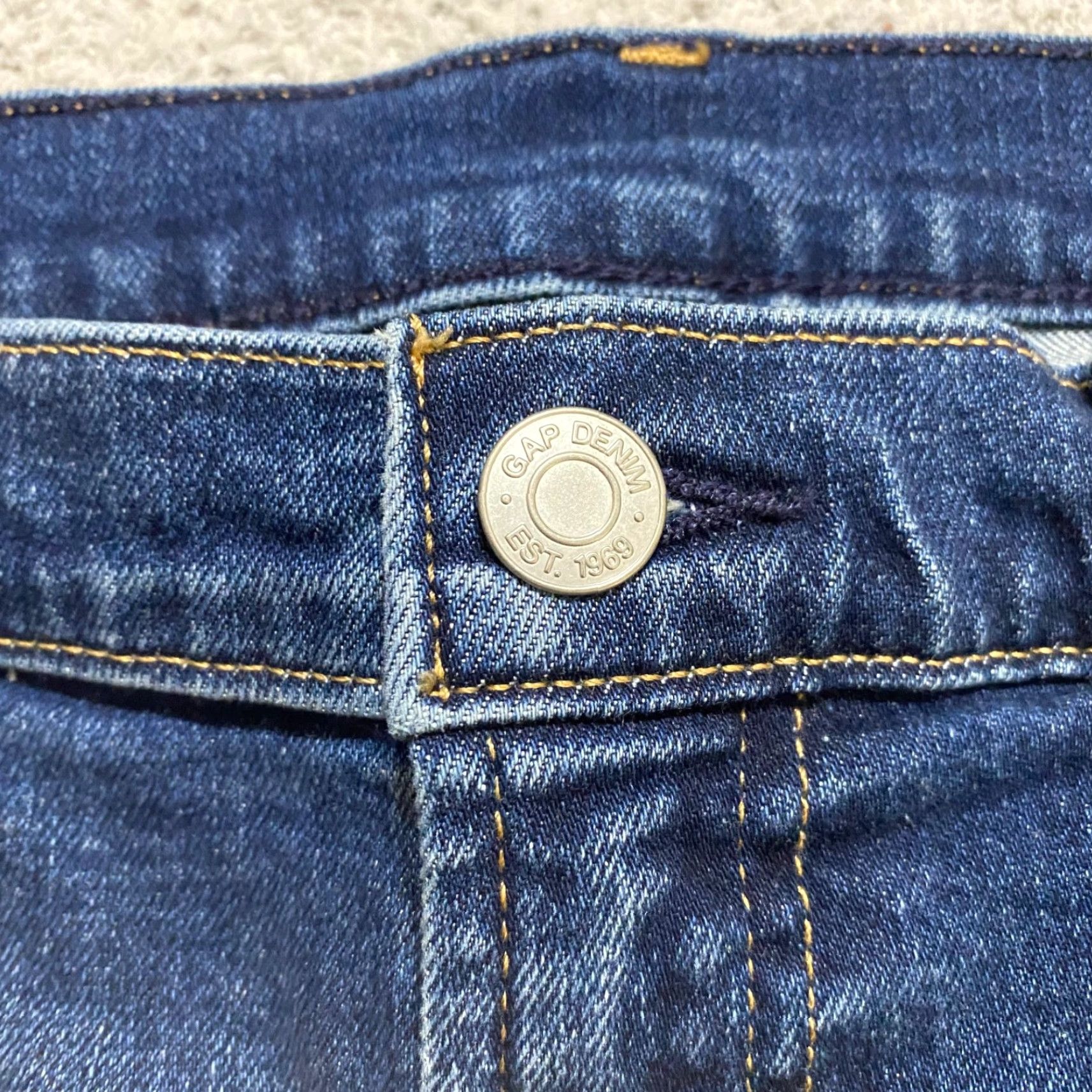 Gap GAP Womens 10 Tall Denim Bermuda Shorts Blue Dark Wash Inseam 8" Button Front 5-Pocket Casual Womens (Tall) Size 32" / US 10 / IT 46 - 7 Thumbnail