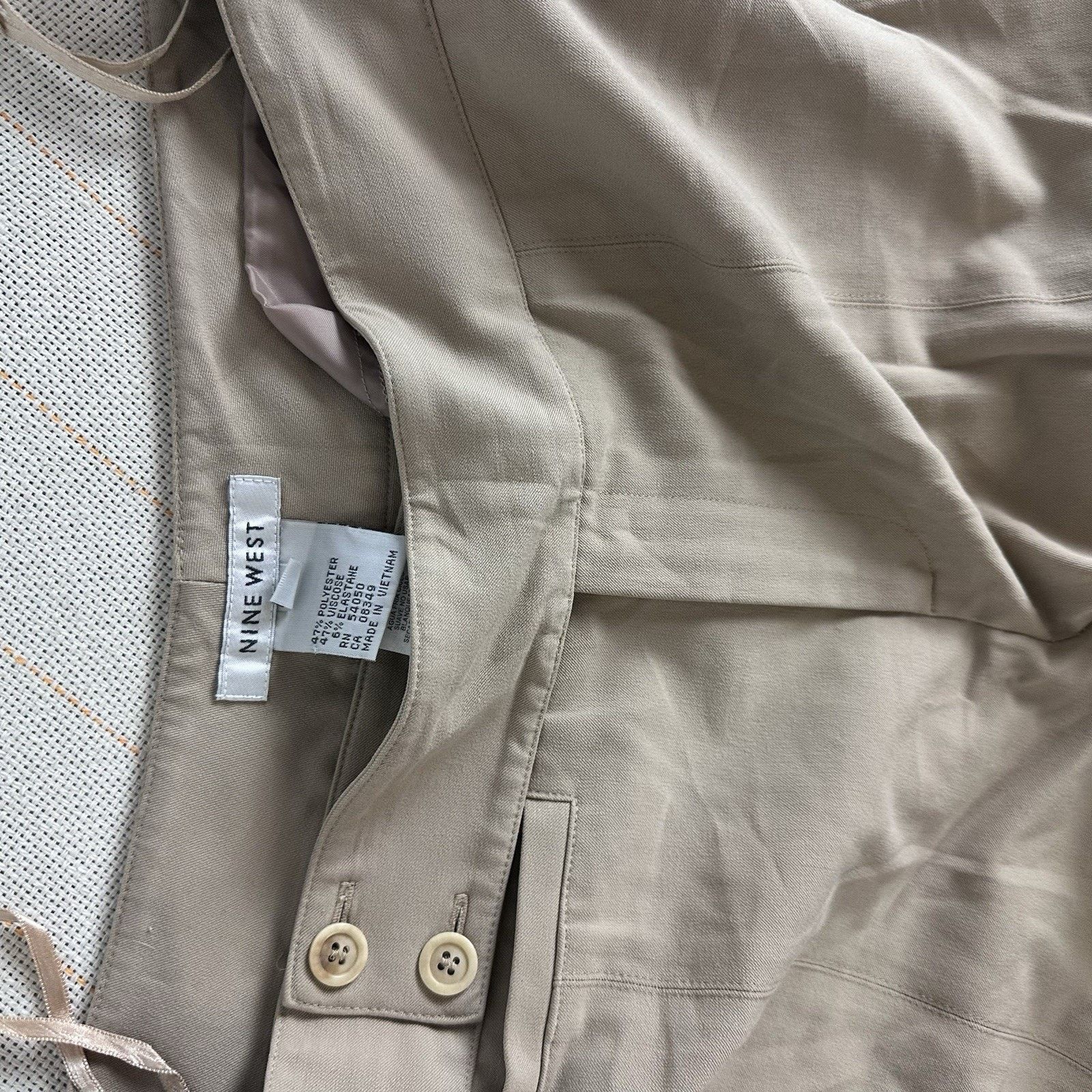 Nine West Nine West Dress Pants High Rise Khaki Slash Pockets Straight Size 30" / US 8 / IT 44 - 2 Thumbnail