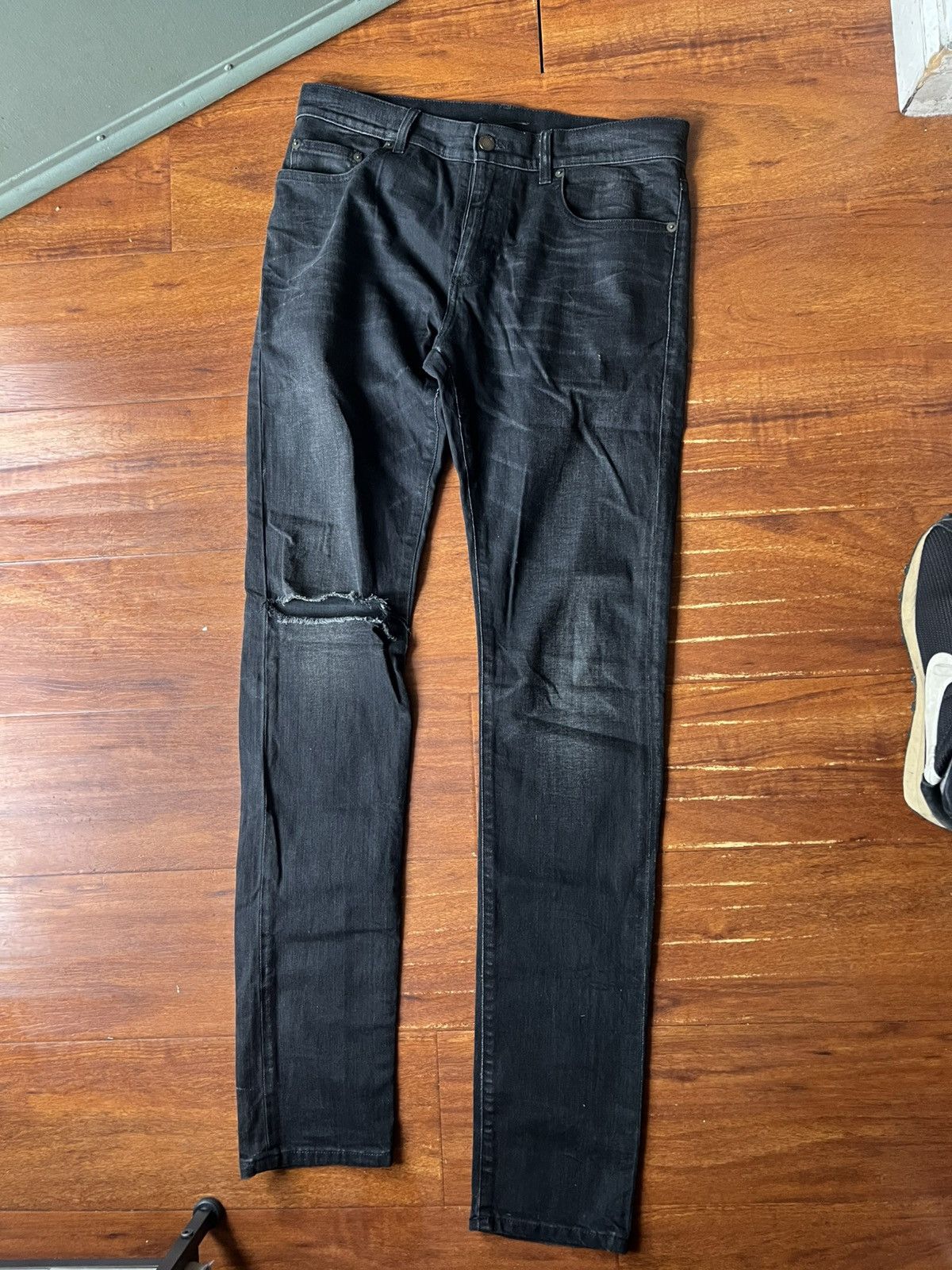 Saint Laurent Paris Skinny low waist FW 16 palladium one knee ripped denim Size US 30 / EU 46 - 1 Thumbnail