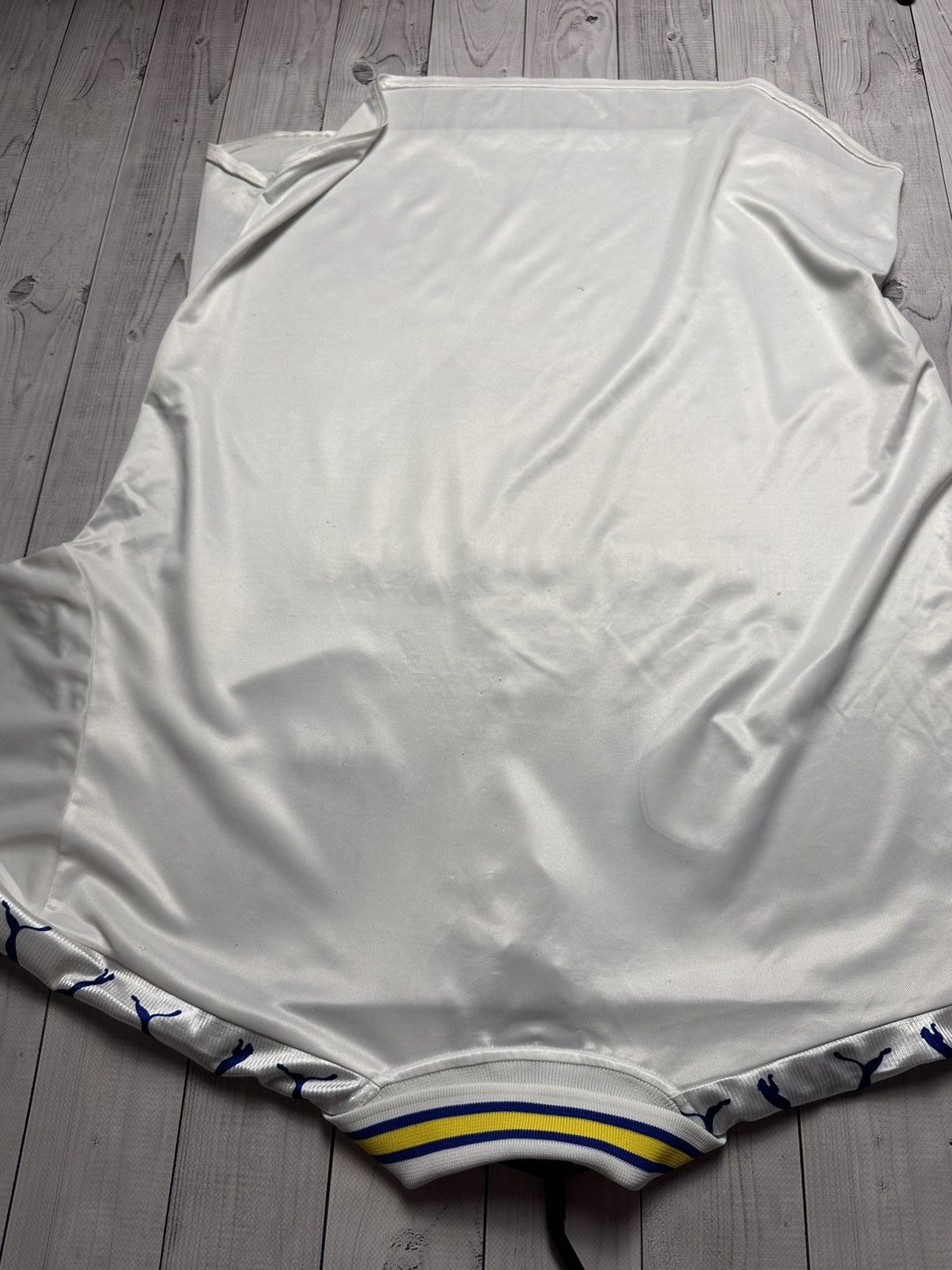 Puma × Vintage Vintage Leeds puma soccer jersey size XL rare Size US XL / EU 56 / 4 - 11 Thumbnail