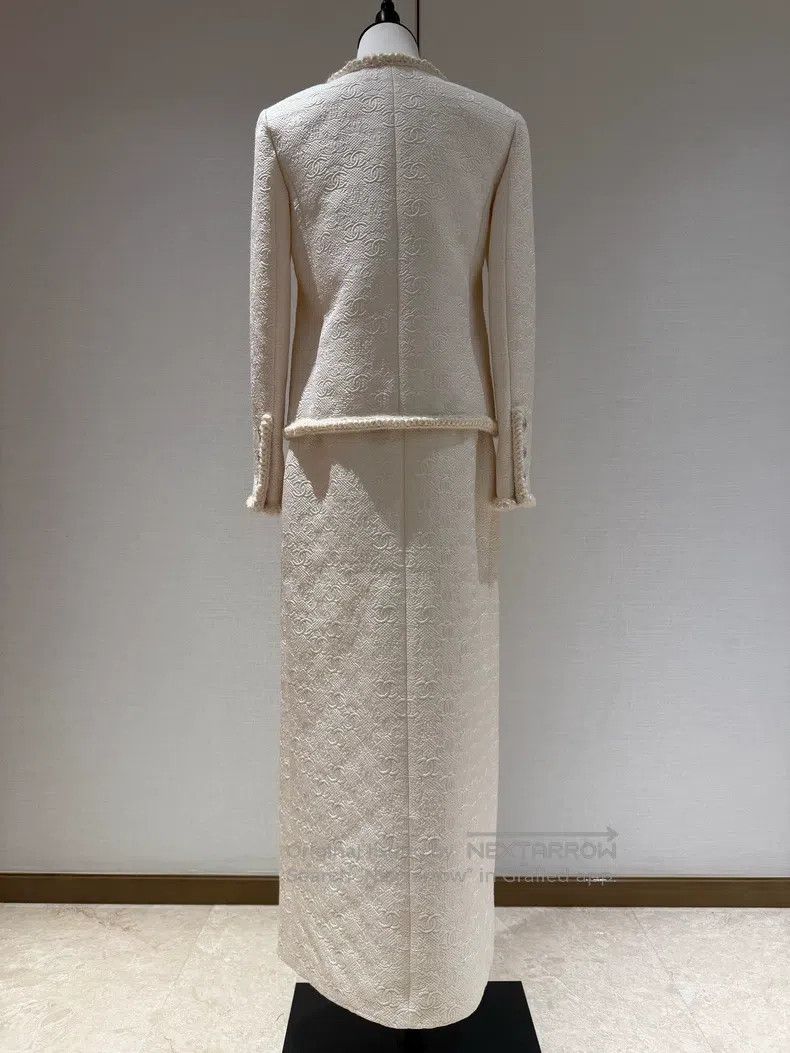 Chanel Chanel Castle series popular white embossed logo jacket Size XXS / US 00 / IT 34 - 2 Thumbnail