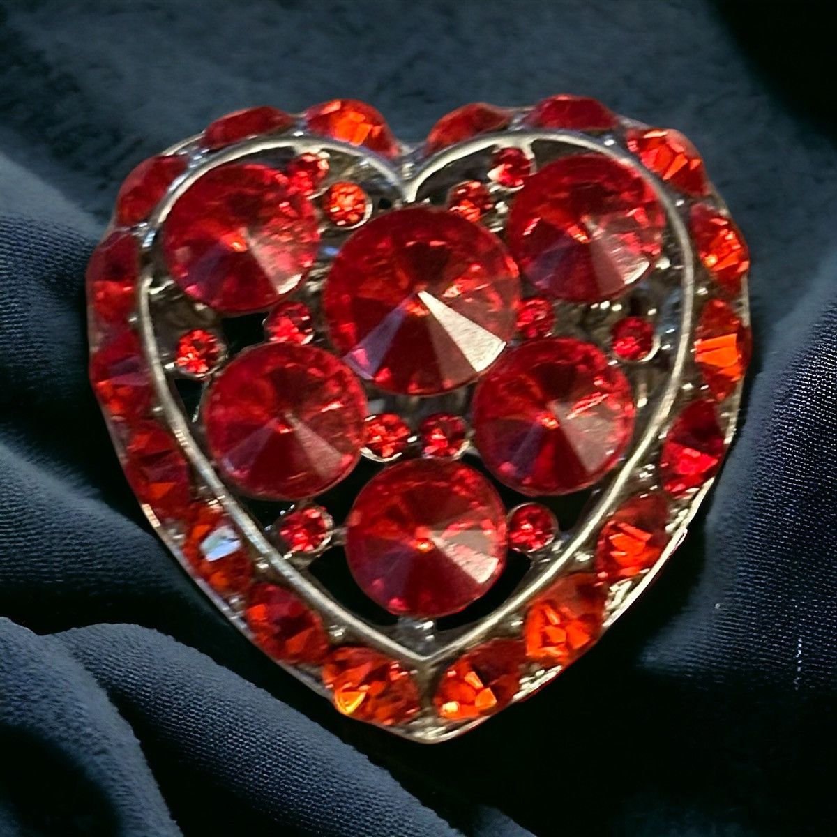 Other Large red rhinestone heart stretch ring Size ONE SIZE - 1 Thumbnail