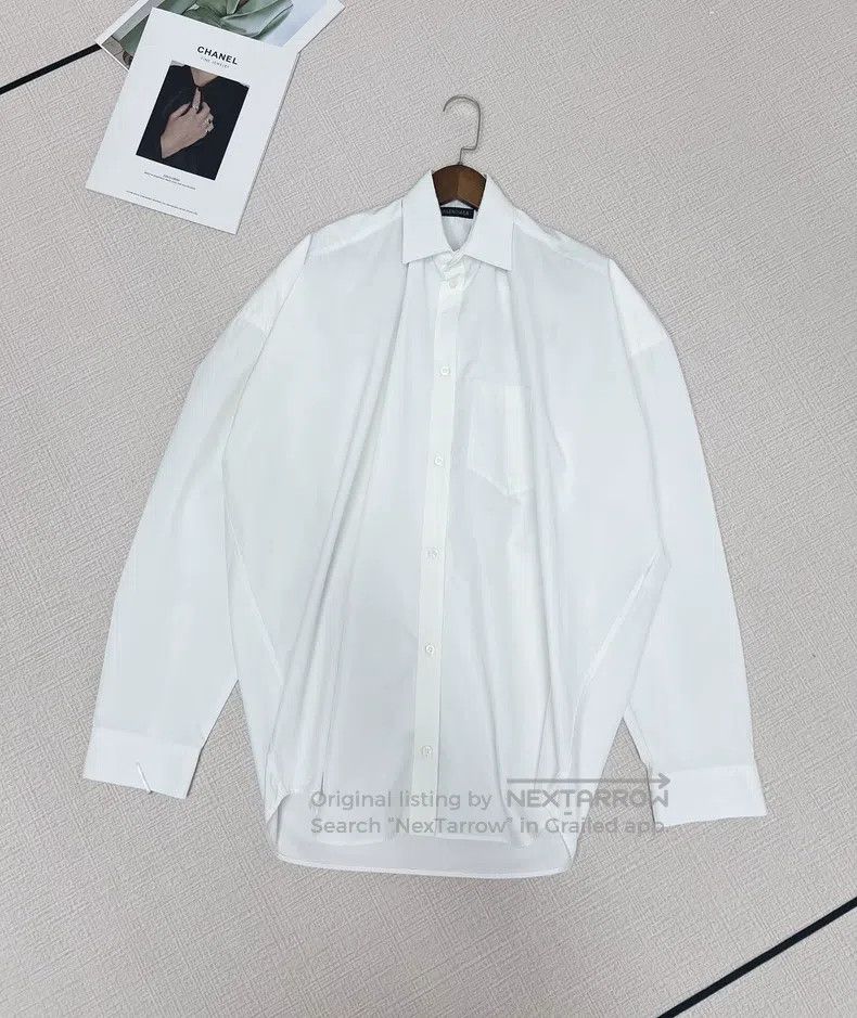 Balenciaga Balenciaga Back Logo Long Sleeve White Shirt Size XS / US 0-2 / IT 36-38 - 1 Thumbnail
