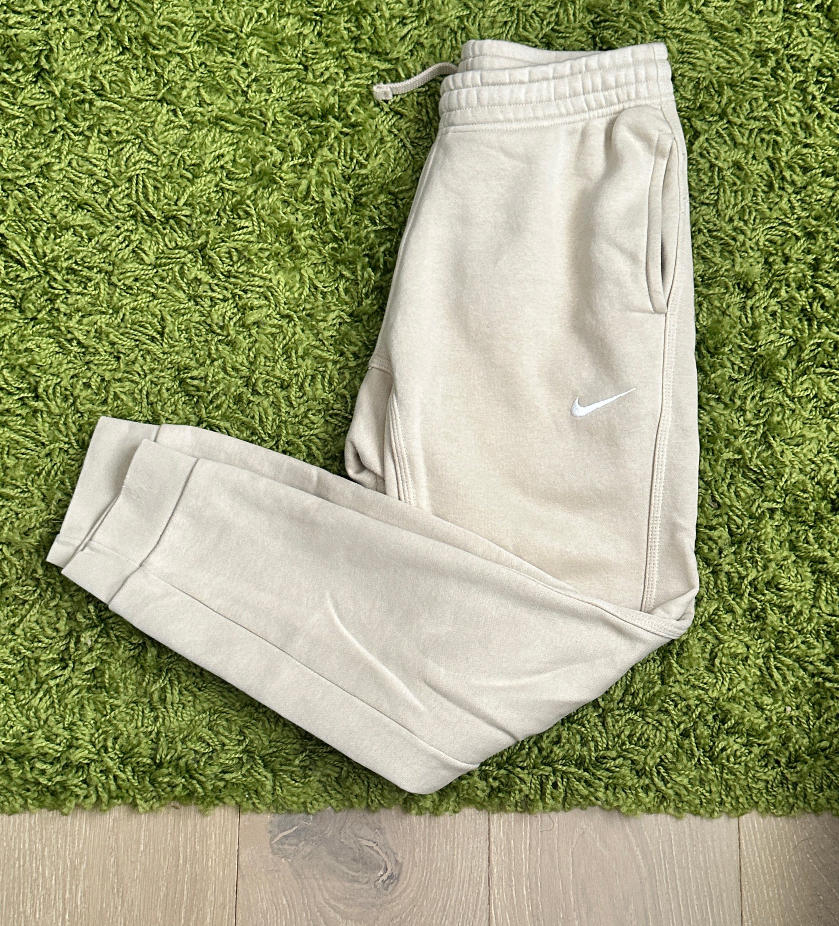 Nike Nike Sportswear Club Joggers Size US 30 / EU 46 - 1 Thumbnail