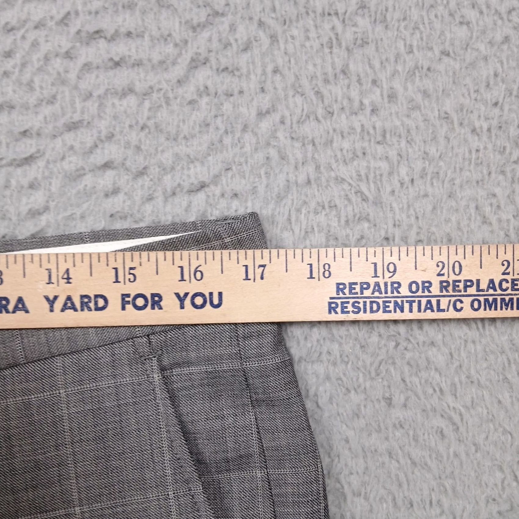 Jos. A. Bank Jos. A. Bank Dress Pants Gray Plaid Flat Front 40S 34W Men’s Wool Blend Business Pants Mens Regular Slim/Classic Size US 34 / EU 50 - 5 Thumbnail