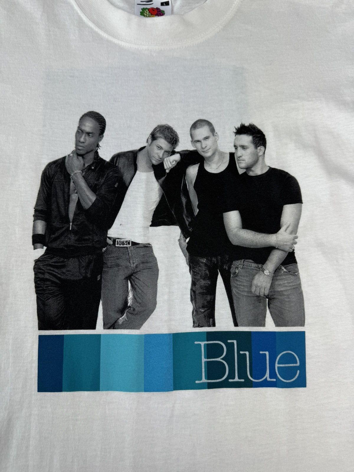 Band Tees Vintage Blue Band T-Shirt One Love Tour 2002 size L Size US L / EU 52-54 / 3 - 5 Thumbnail