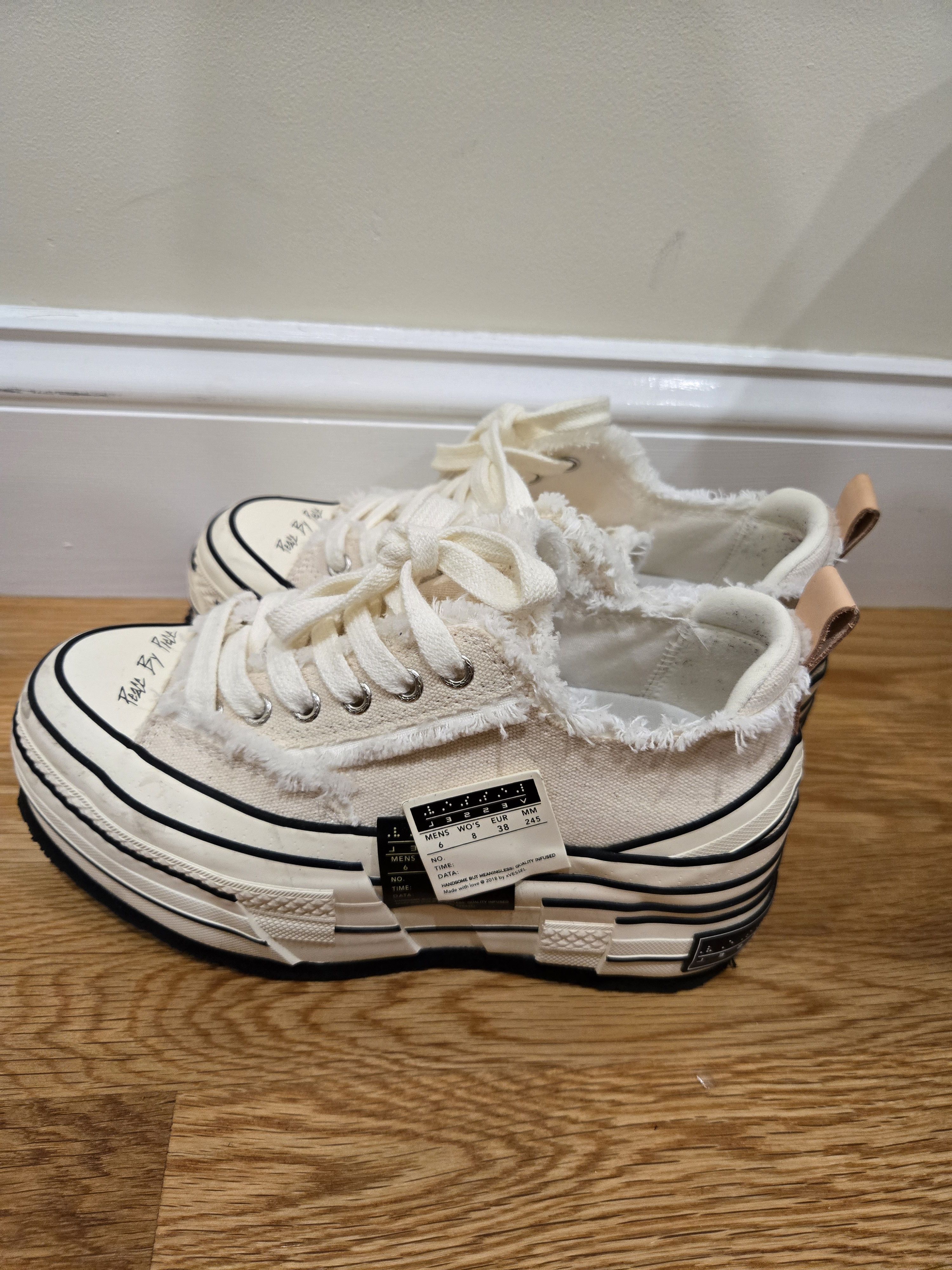 xVESSEL Double Rise Creamy Size US 8 / IT 38 - 1 Thumbnail