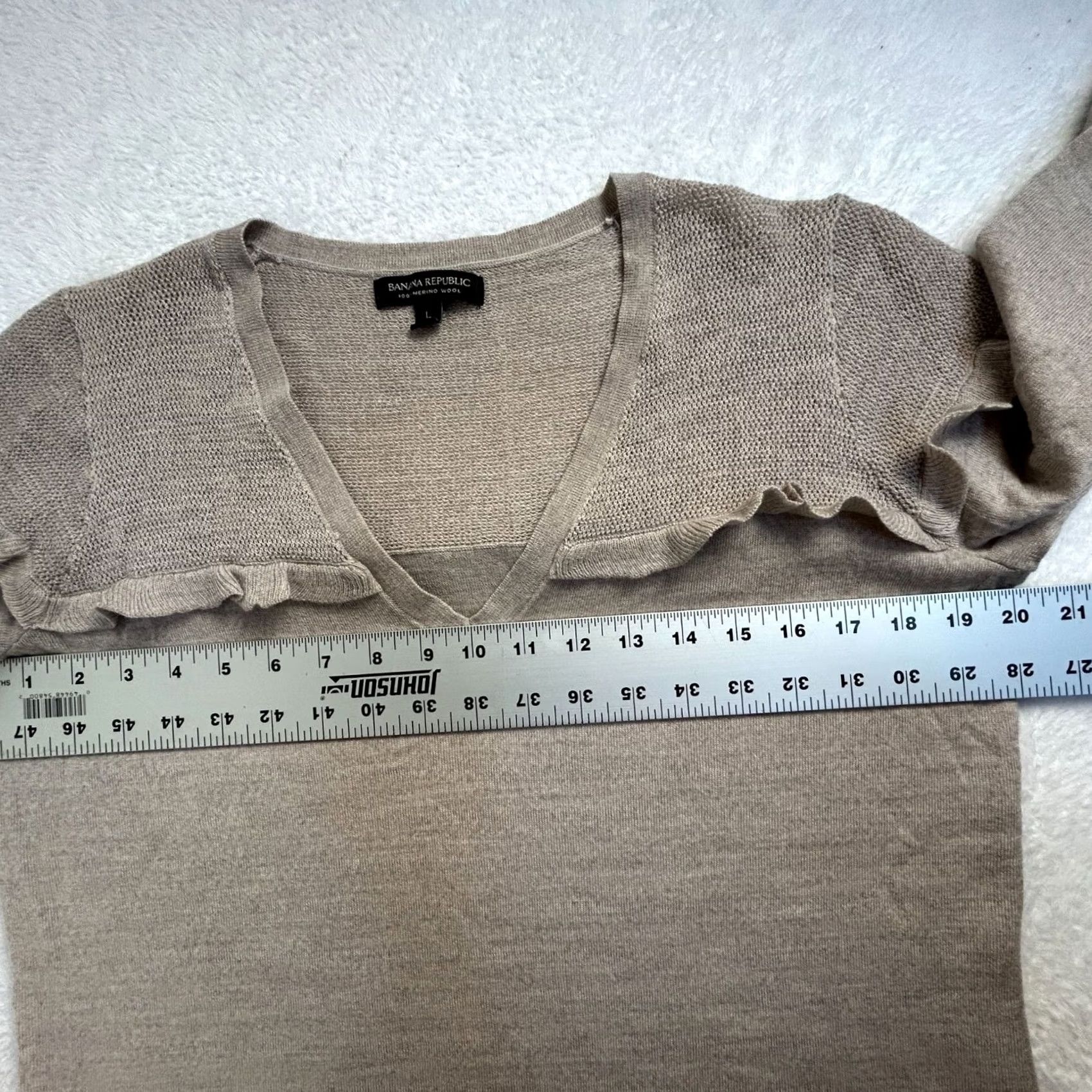 Banana Republic Banana Republic Womens Merino Wool Knit V-Neck Sweater Ruffle Trim Beige Large Size L / US 10 / IT 46 - 6 Thumbnail