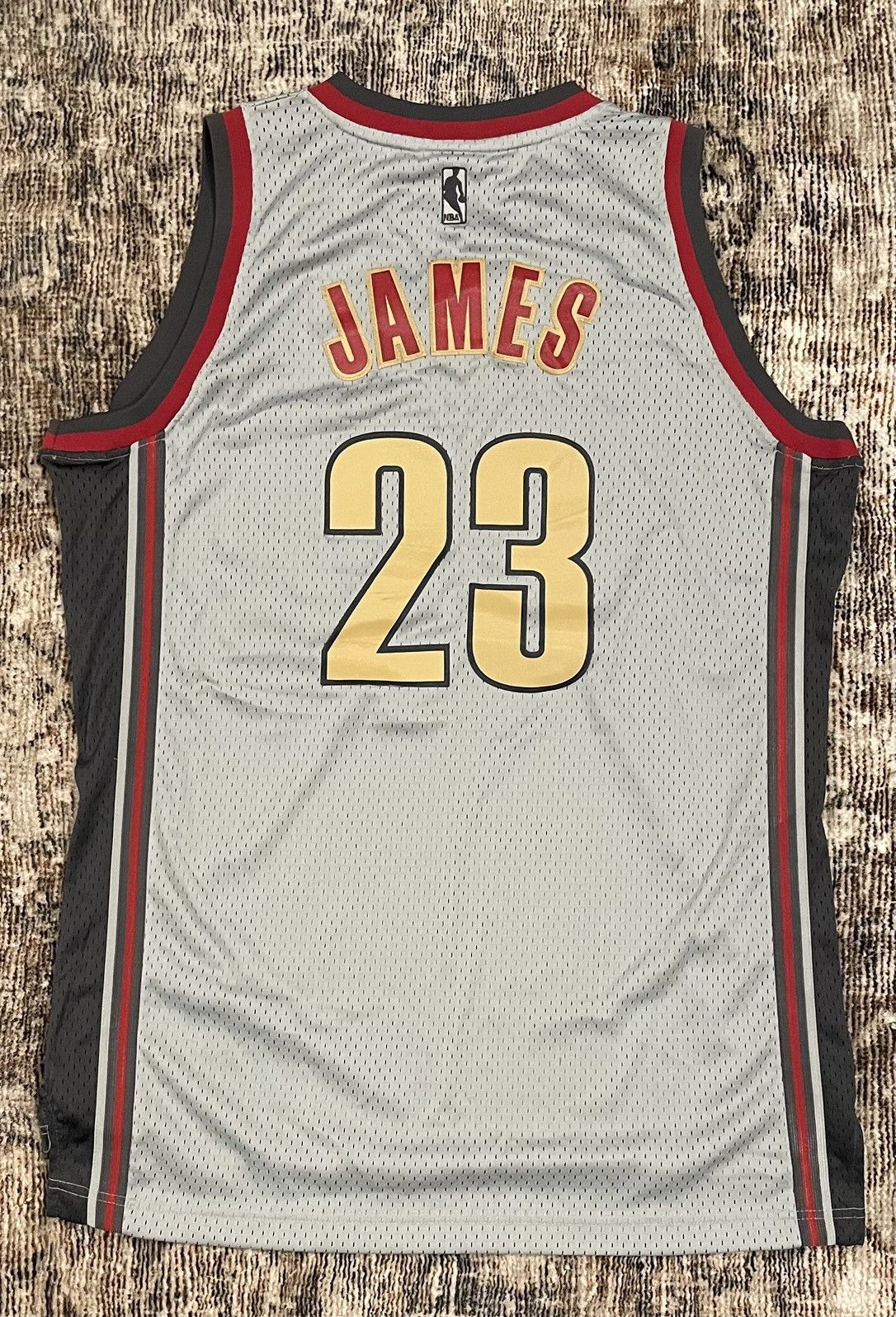 Lebron James Cleveland Cavaliers Jersey 23 L
