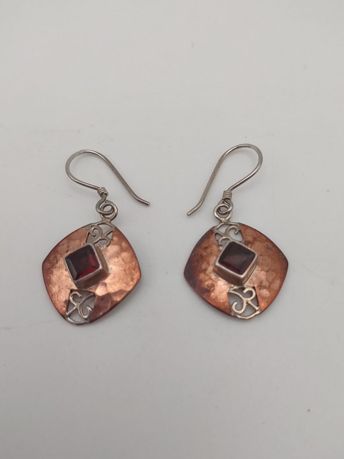 The Unbranded Brand Vintage Mixed Metal Garnet Filigree Boho Dangle Earrings Size ONE SIZE - 2 Thumbnail