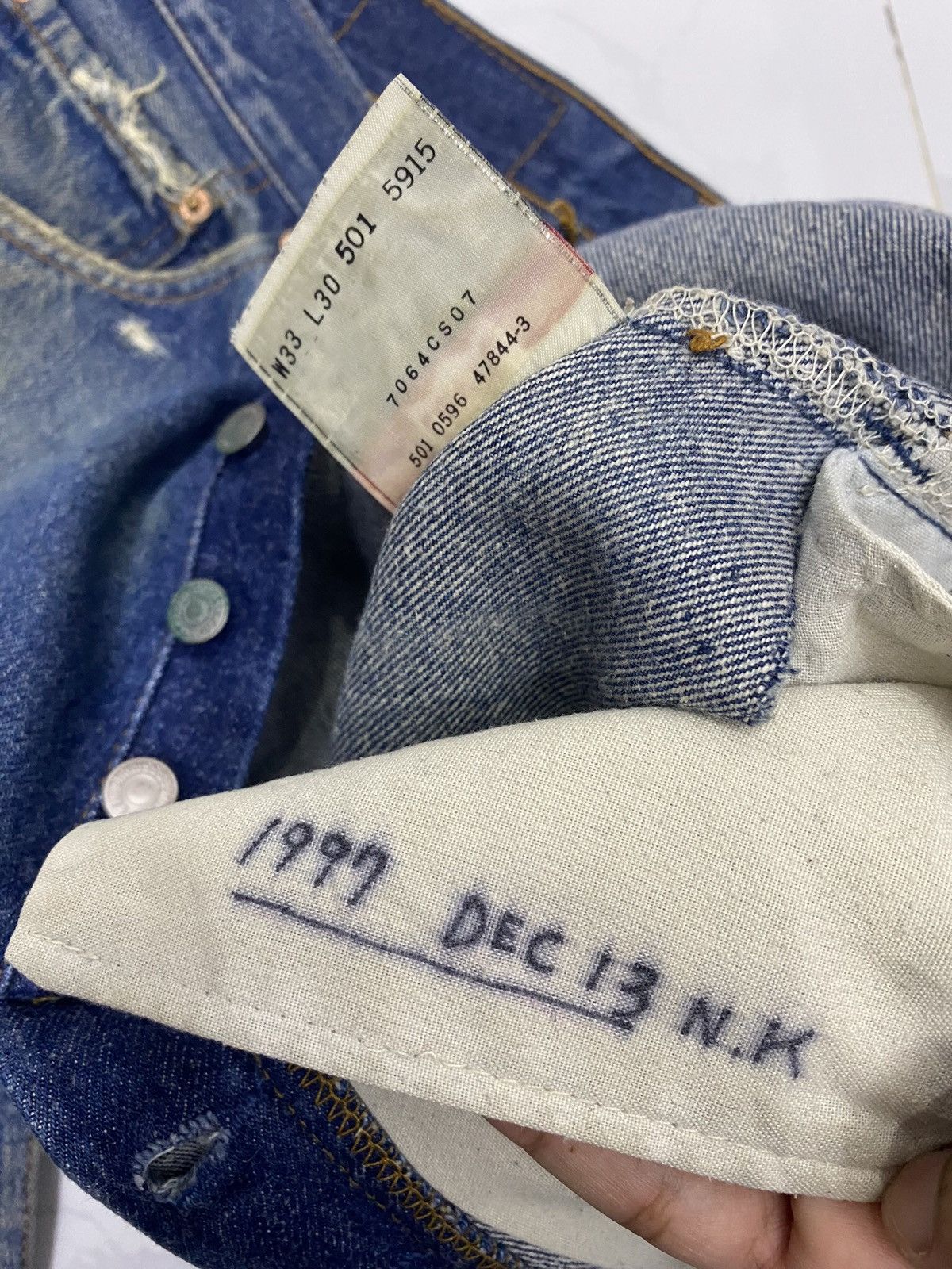 Levi's RARE🔥VTG LEVIS 501 BAGGY JEANS DISTRESSED DENIM Size US 32 / EU 48 - 8 Thumbnail