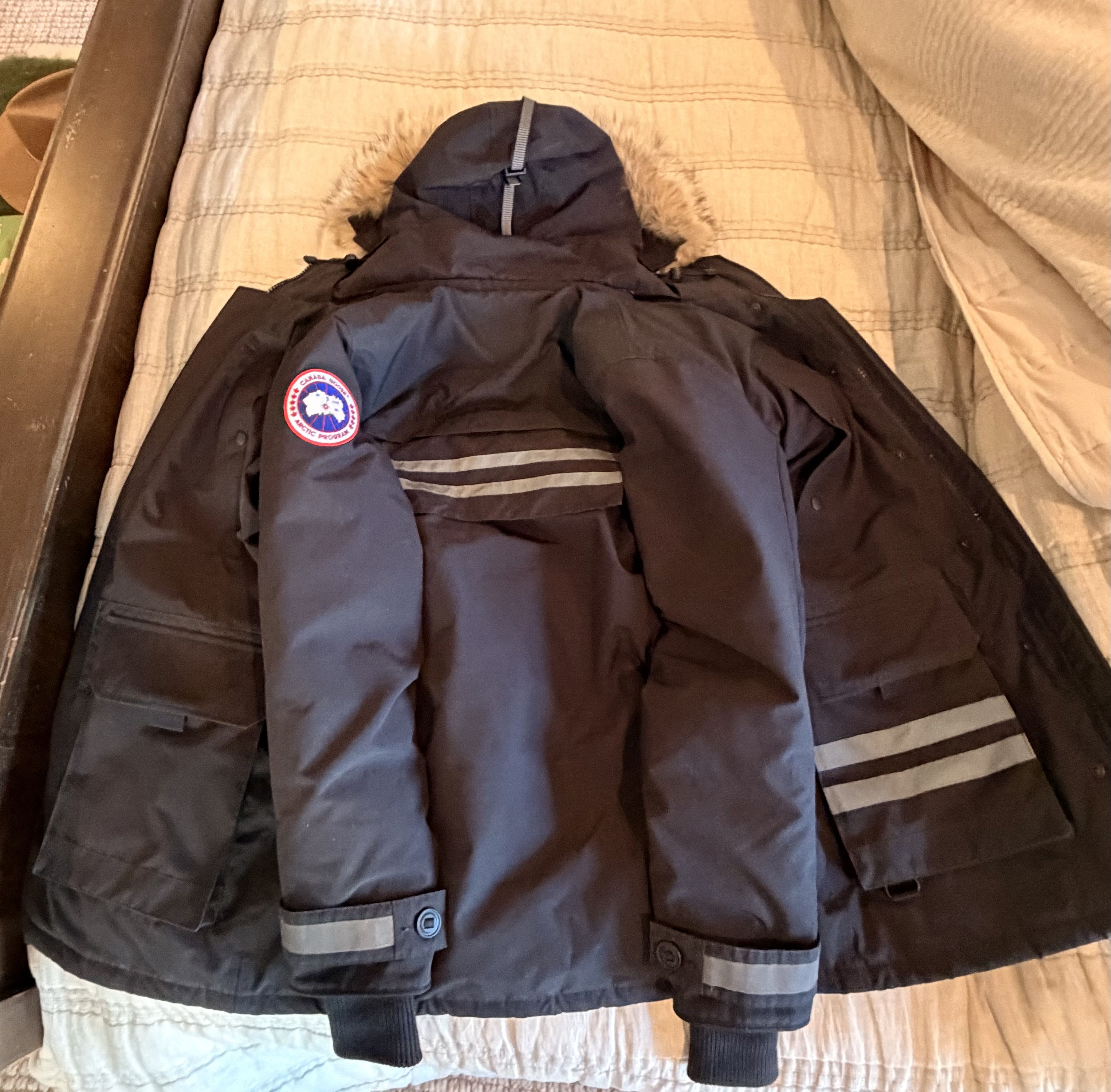 Canada Goose Canada Goose Men’s Parka – Style 9513M – Size Medium Size US M / EU 48-50 / 2 - 8 Thumbnail