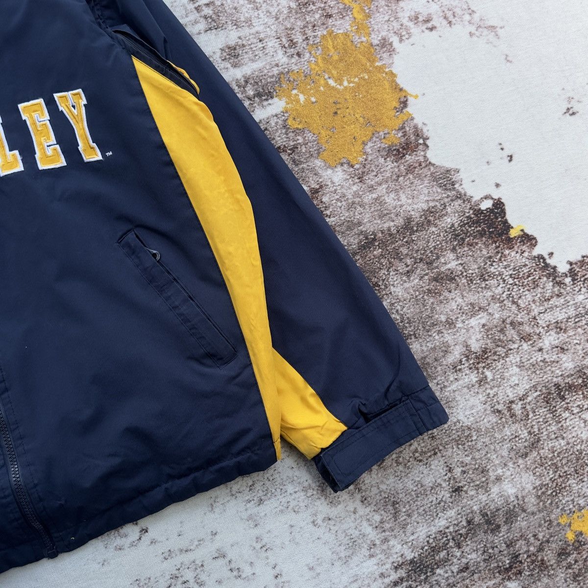 Japanese Brand RARE CAL BIG EMBROIDERY LOGO REVERSIBLE FLEECE JACKET Size US L / EU 52-54 / 3 - 8 Thumbnail