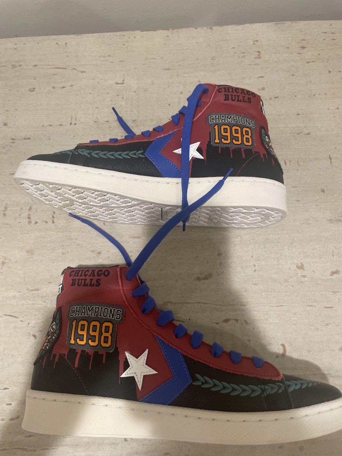 Converse Converse x Chinatown Market x Chicago Bulls Size US 9.5 / EU 42-43 - 2 Thumbnail
