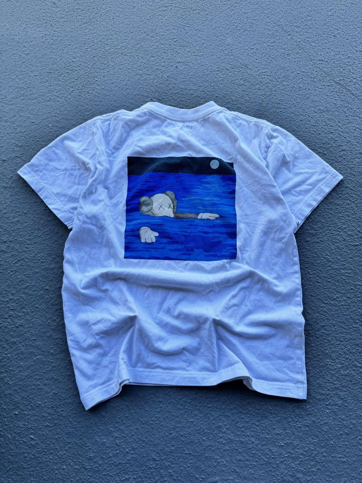 Kaws × Vintage Sick Streetwear White and Blue Uniqlo Kaws Shirt Size US S / EU 44-46 / 1 - 4 Thumbnail