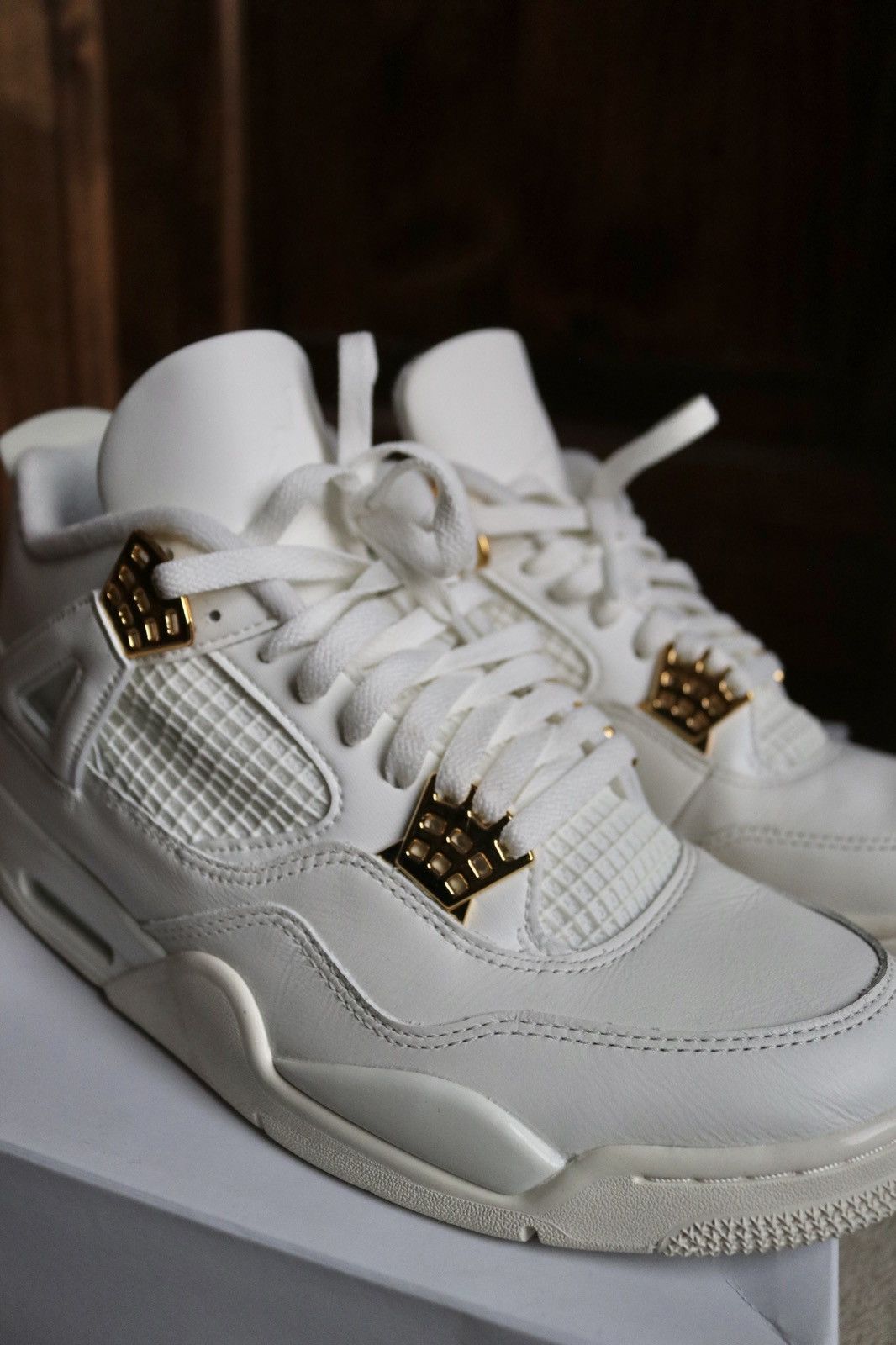 Jordan Brand WMNS Jordan 4 Retro 'Metallic Gold' Size US 10 / EU 43 - 5 Thumbnail