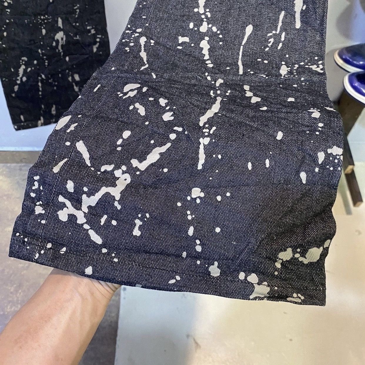 Saint Laurent Paris Saint Laurent Paint Splatter Straight Cut Jeans Indigo Size US 33 - 8 Thumbnail
