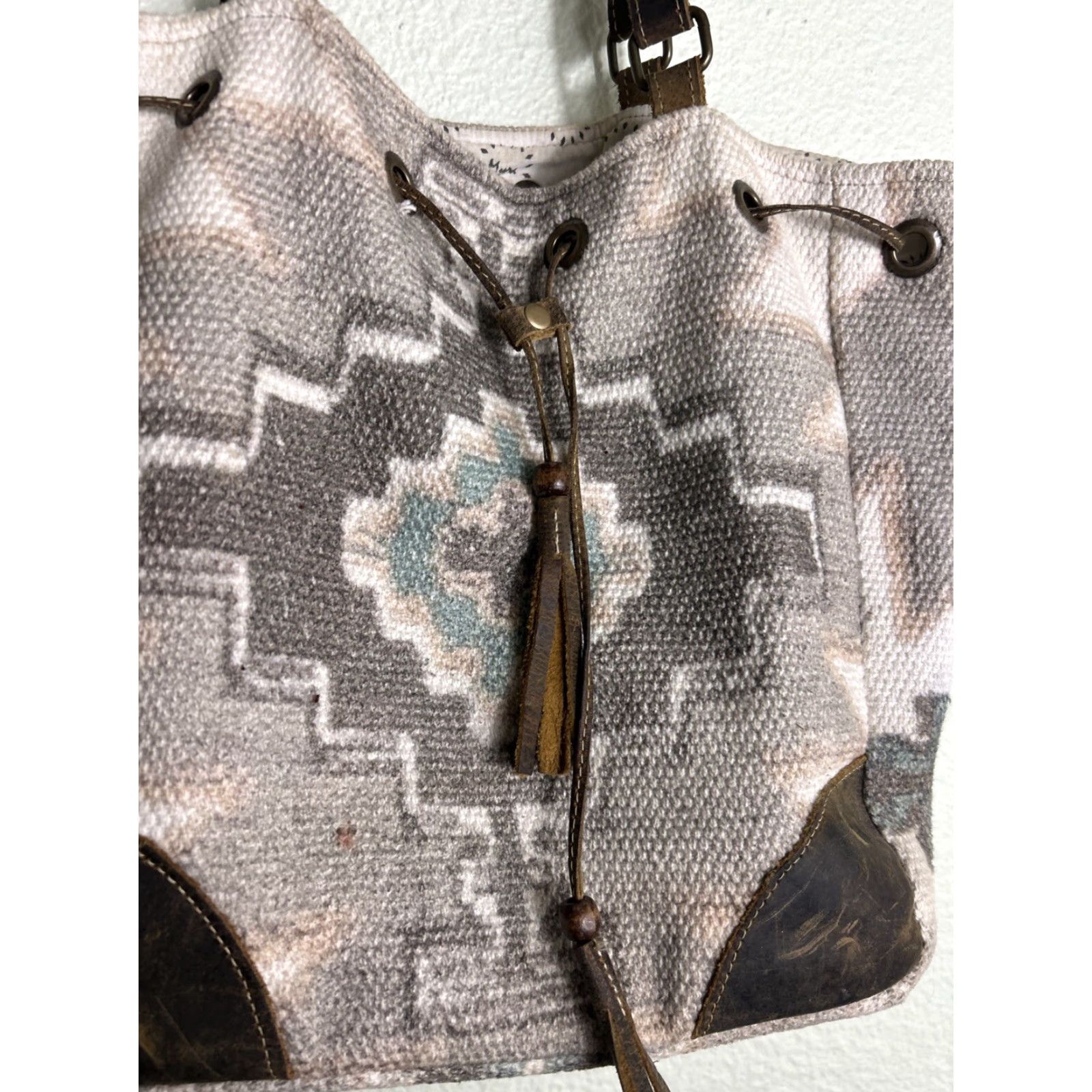 Vintage VINTAGE Myra Cinch Tote Large Beige Aztec Southwest Bag - Double Handles Women 12x11x5.5 Size ONE SIZE - 4 Thumbnail