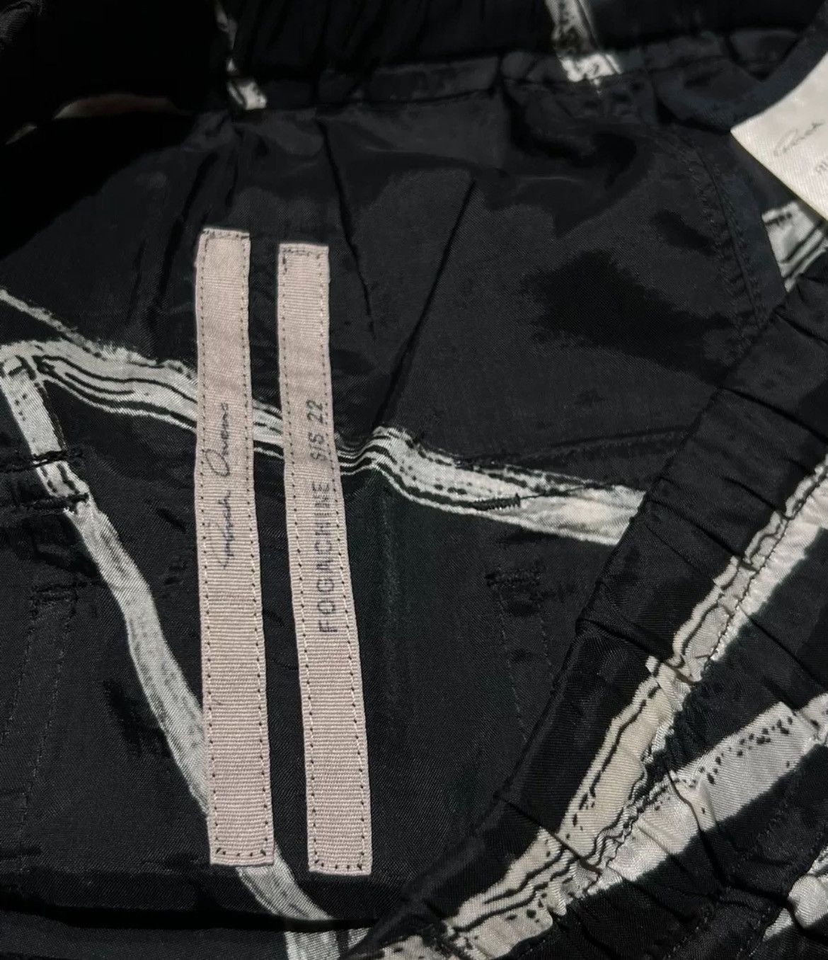 Other Rick Owens 22SS mainline black and white crotch shorts - DM Size US 34 / EU 50 - 3 Thumbnail
