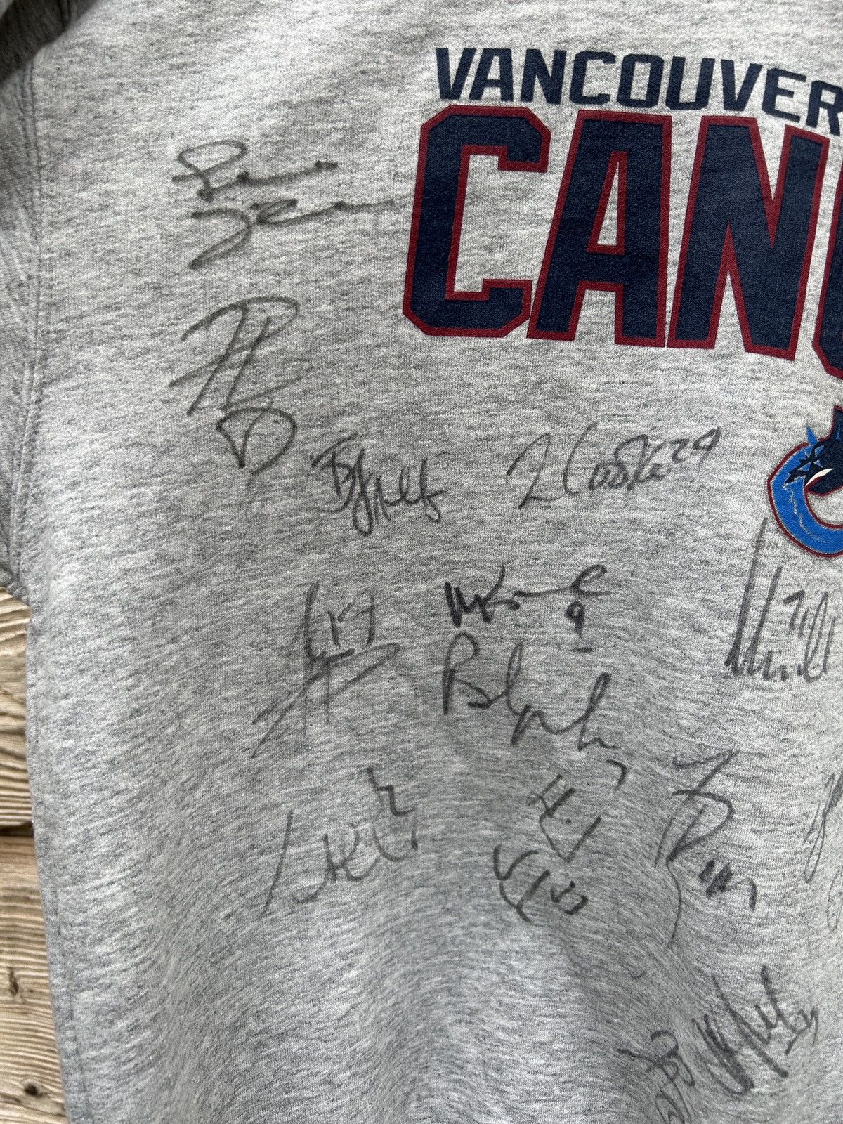Ccm Vintage CCM Vancouver Canucks NHL Autographed Signed Sweat Size US M / EU 48-50 / 2 - 4 Thumbnail