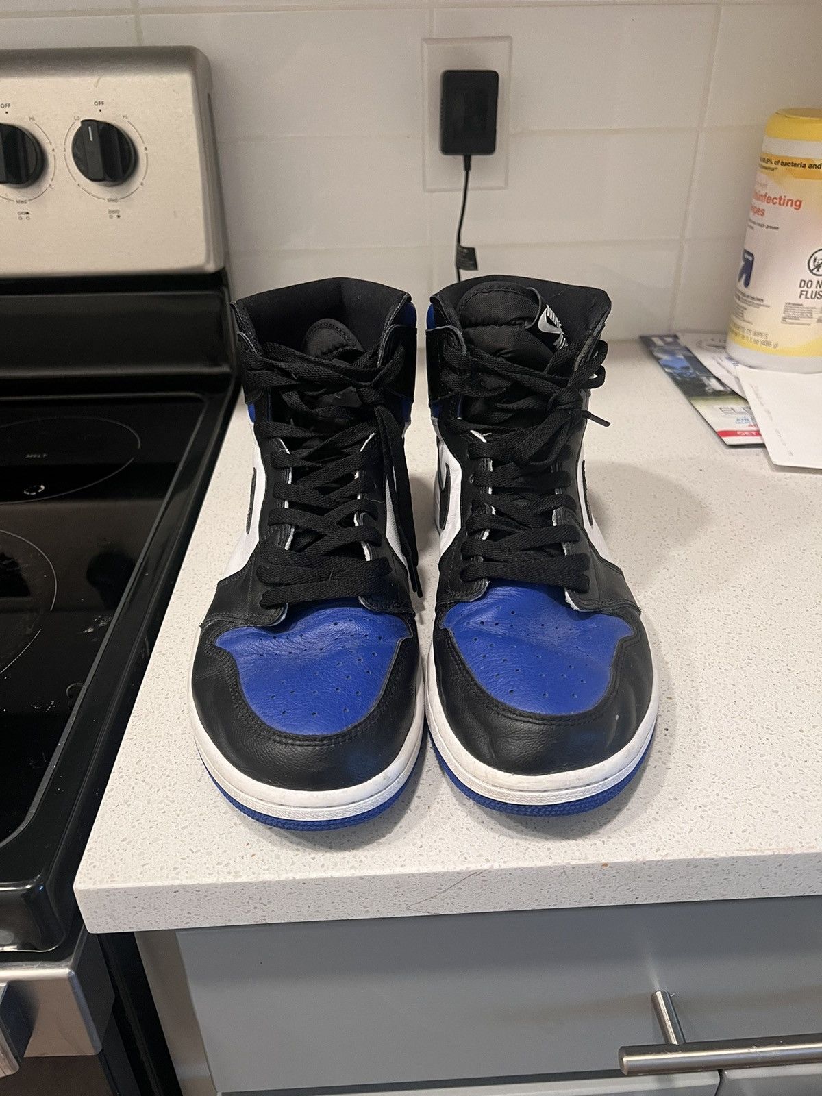 Jordan Brand × Nike Air Jordan 1 Royal Toe Size US 13 / EU 46 - 2 Thumbnail