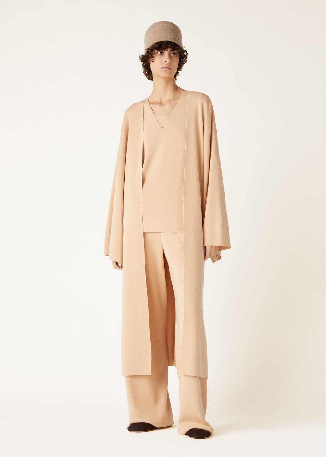 Loro Piana o1w1db10825 FAO4510 Cocooning Top in Beige Size S / US 4 / IT 40 - 2 Thumbnail