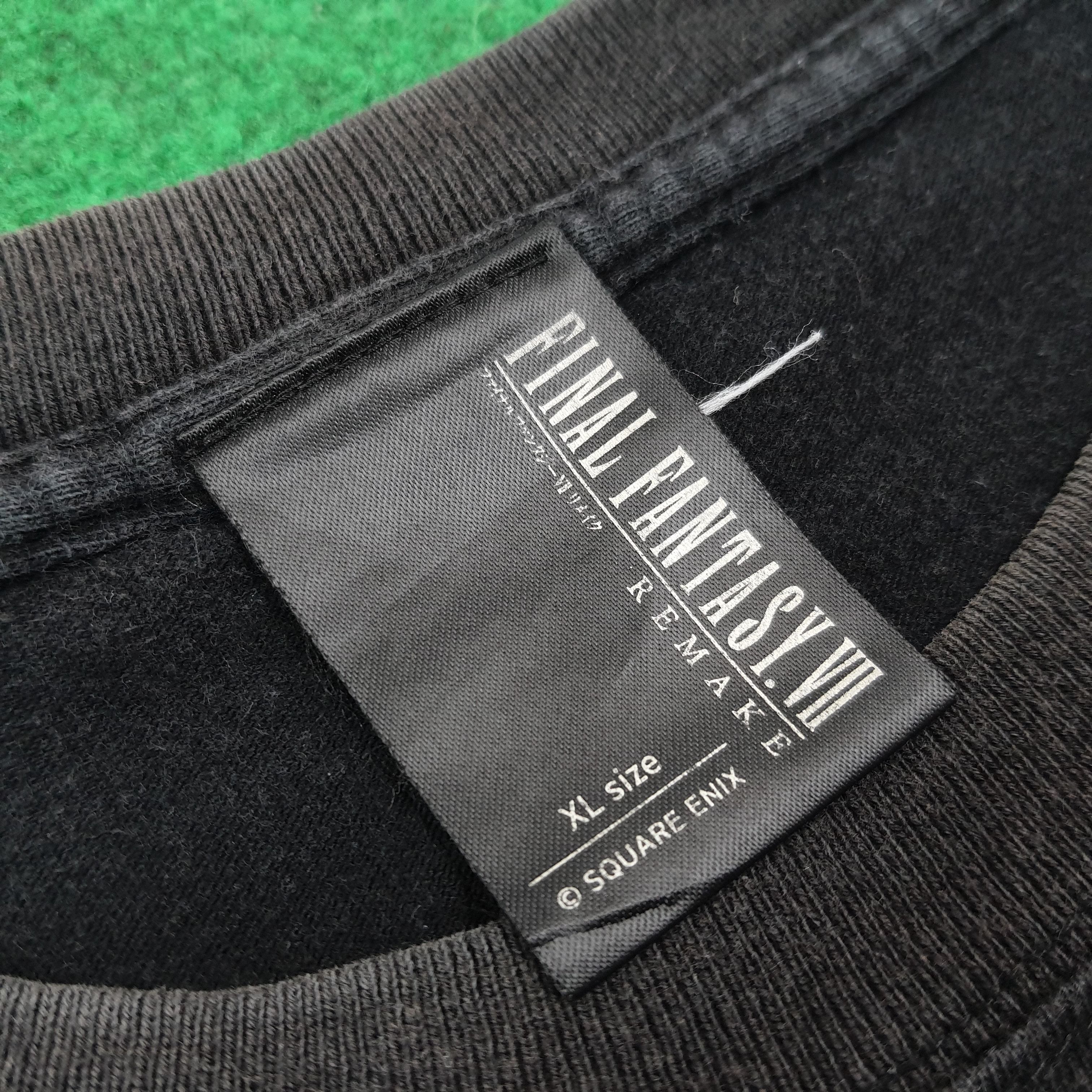 Playstation × The Game × Vintage Vintage Cloud Strife Final Fantasy VII Remake Game Tshirt Size US XL / EU 56 / 4 - 5 Thumbnail