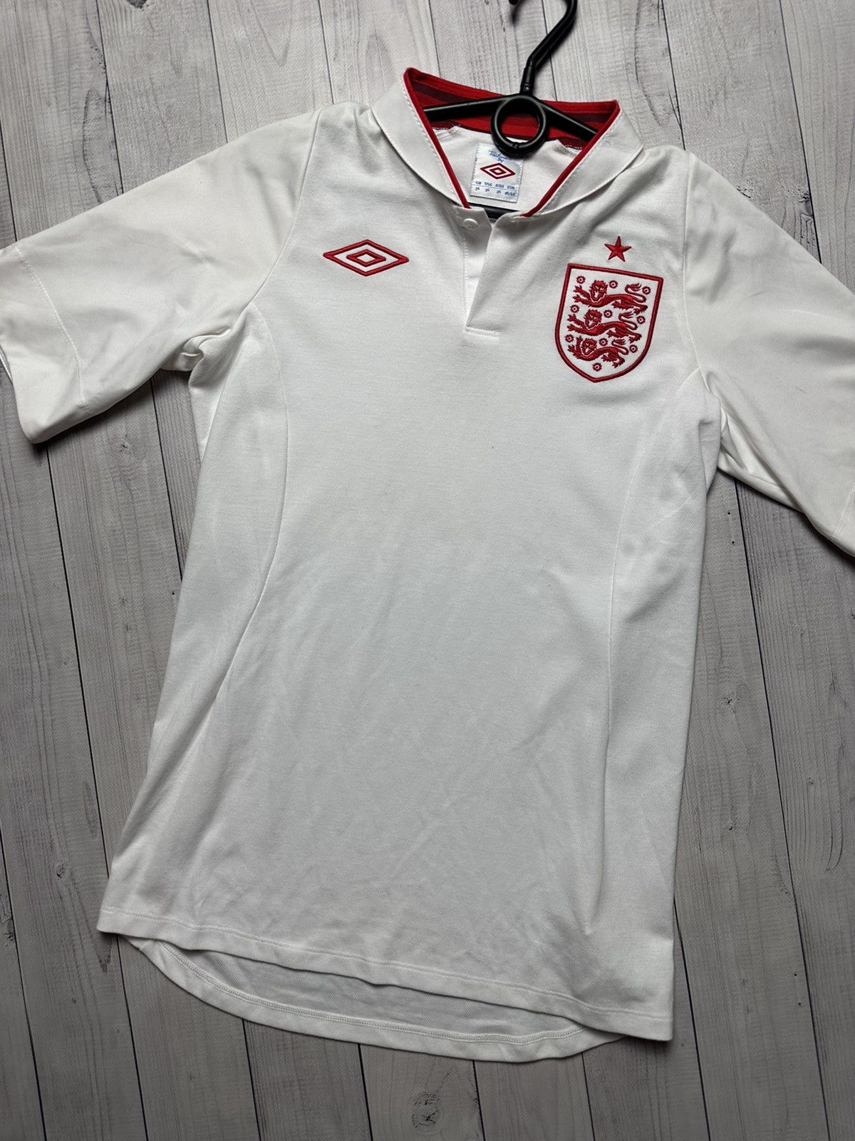 Umbro × Vintage Vintage Umbro England soccer jersey size S Size US S / EU 44-46 / 1 - 2 Thumbnail