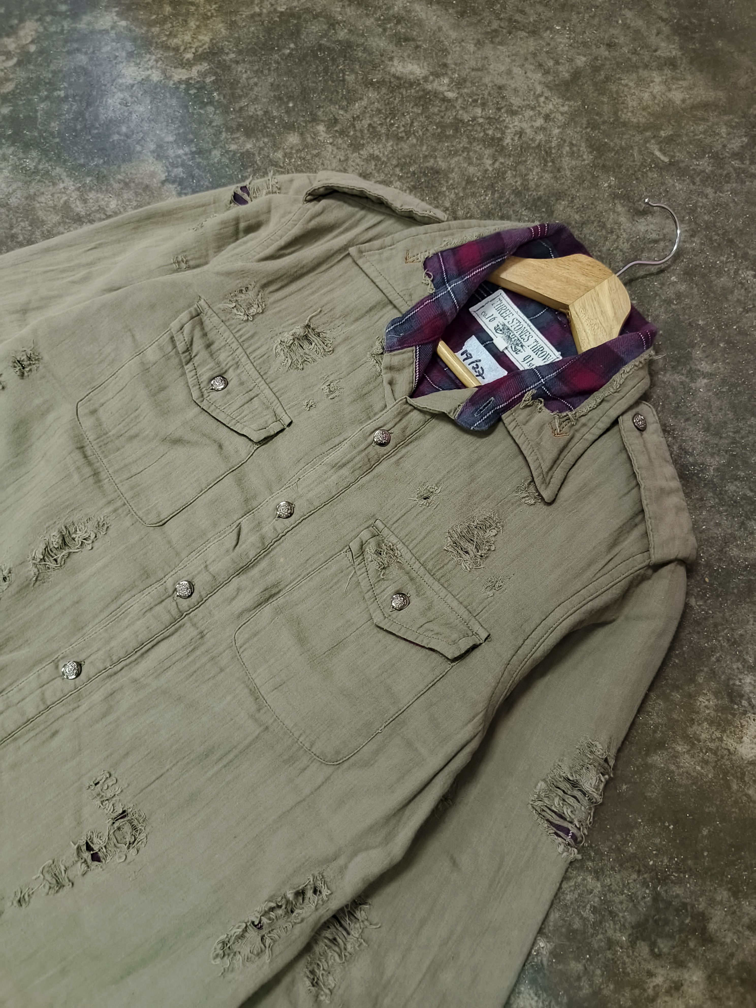 If Six Was Nine THREE STONES THROW DISTRESSED SHIRT BUTTON UP Size US L / EU 52-54 / 3 - 3 Thumbnail