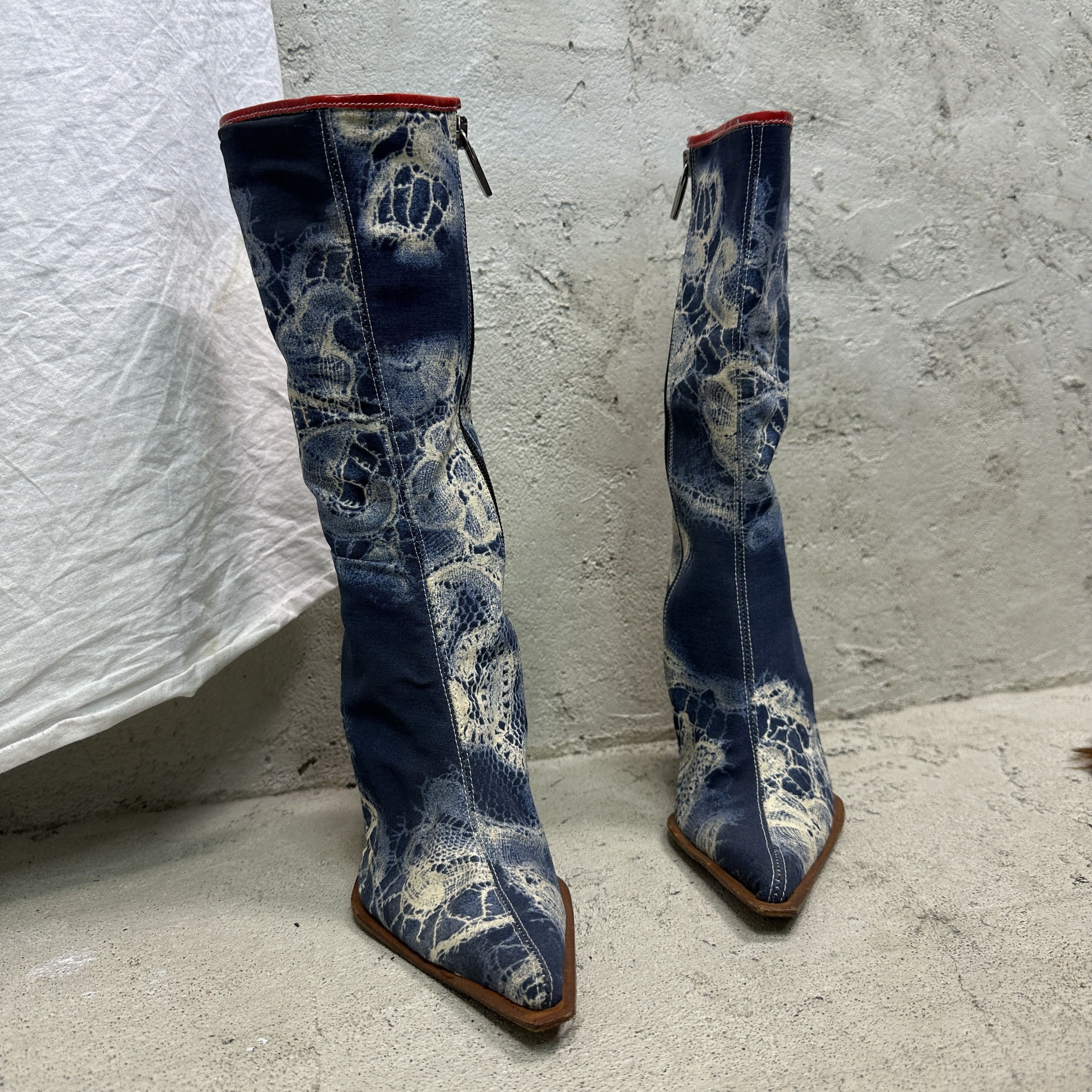 Vintage Vintage Avant Garde Lace Printed Boots Made in Italy Y2K Size US 6 / IT 36 - 4 Thumbnail