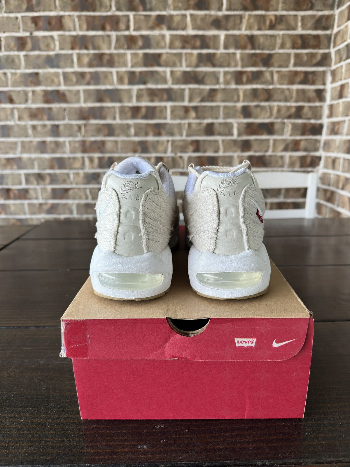 Levi's × Nike Levi’s x Nike Air Max 95 White Size US 10.5 / EU 43-44 - 4 Thumbnail