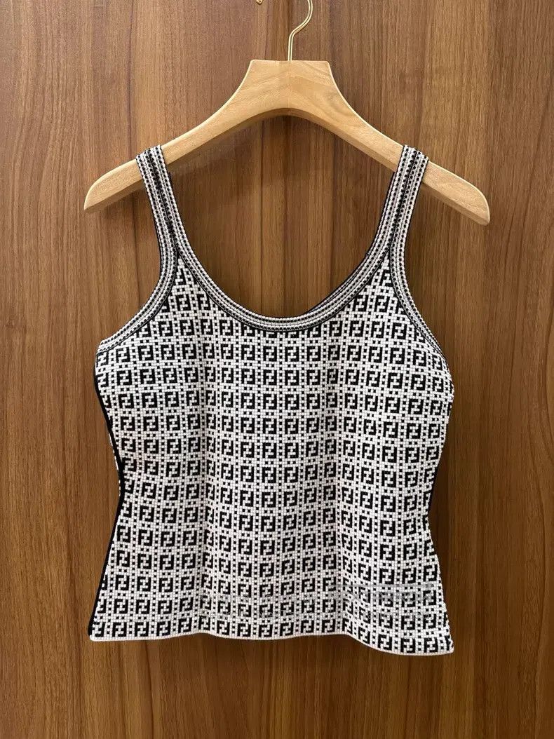 Fendi Fendi Black and White Logo Knit Vest Size XS / US 0-2 / IT 36-38 - 1 Thumbnail