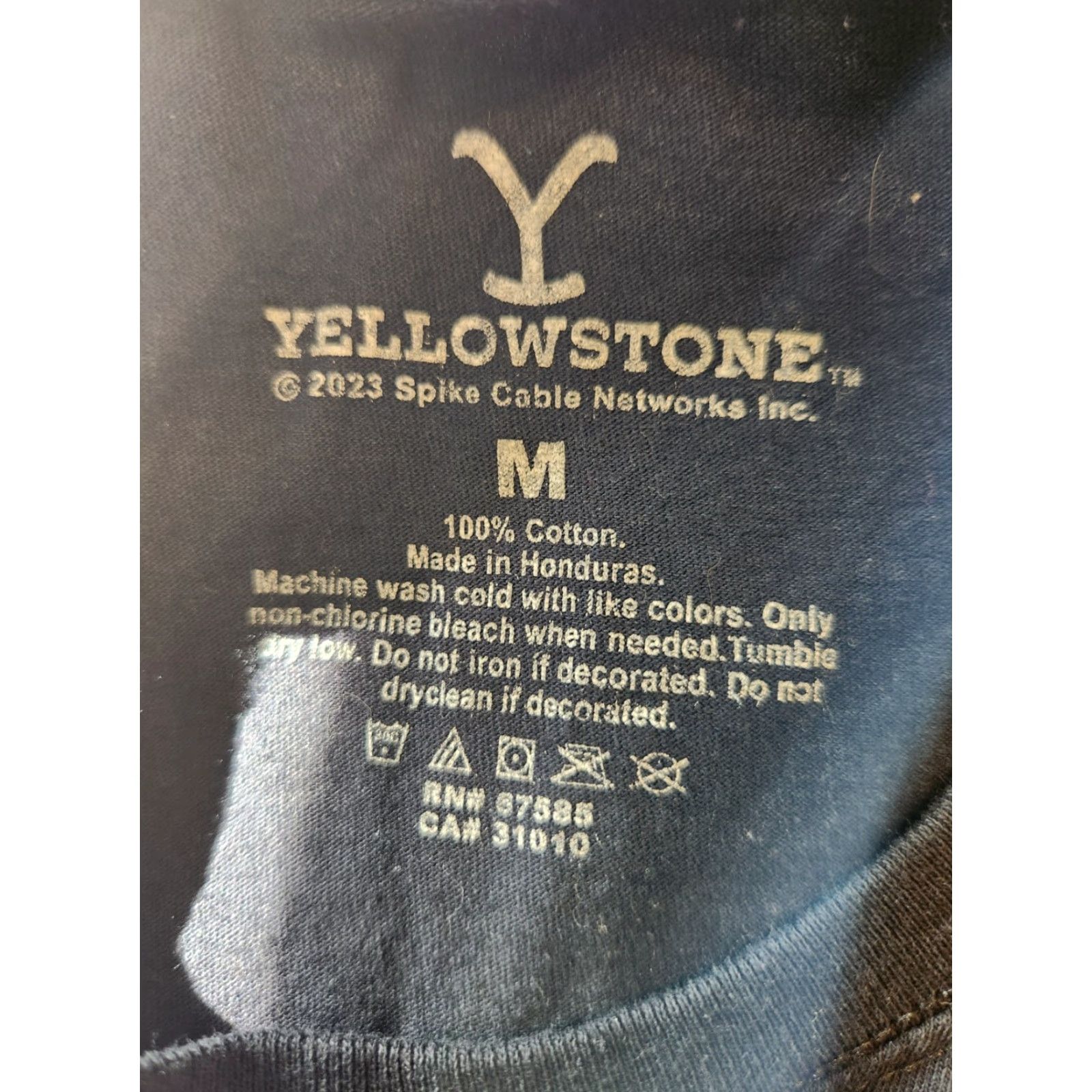Vintage Yellowstone Mens T-Shirt Black Short Sleeve Crew Neck Size M Graphic Print Running Horse Western TV Fans Shirt Mens Size US M / EU 48-50 / 2 - 2 Thumbnail