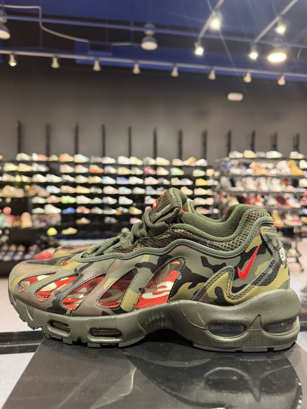Supreme Size 11 - Nike Air Max 96 “Supreme Camo” Size US 11 / EU 44 - 1 Thumbnail
